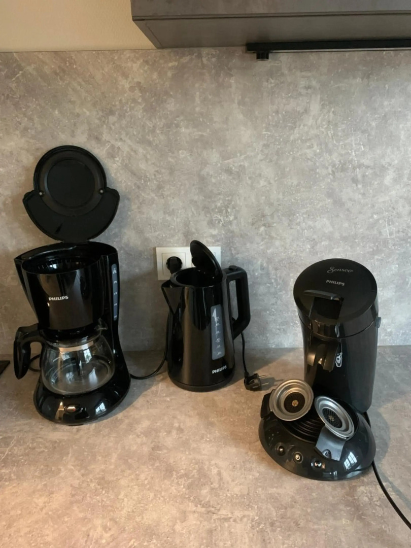 Dijkhofje, dichtbij strand, zee en meer.