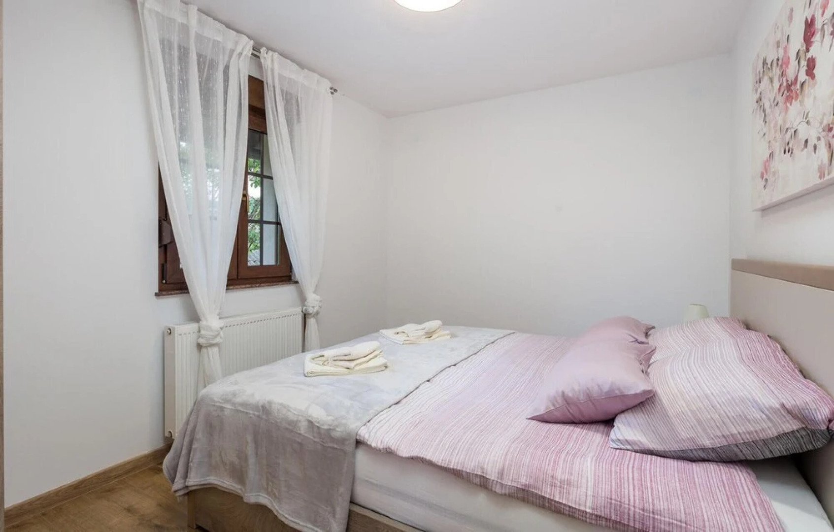 Amazing Home in Otocac With Wifi, 4 Bedrooms and Outdoor Swimming Pool