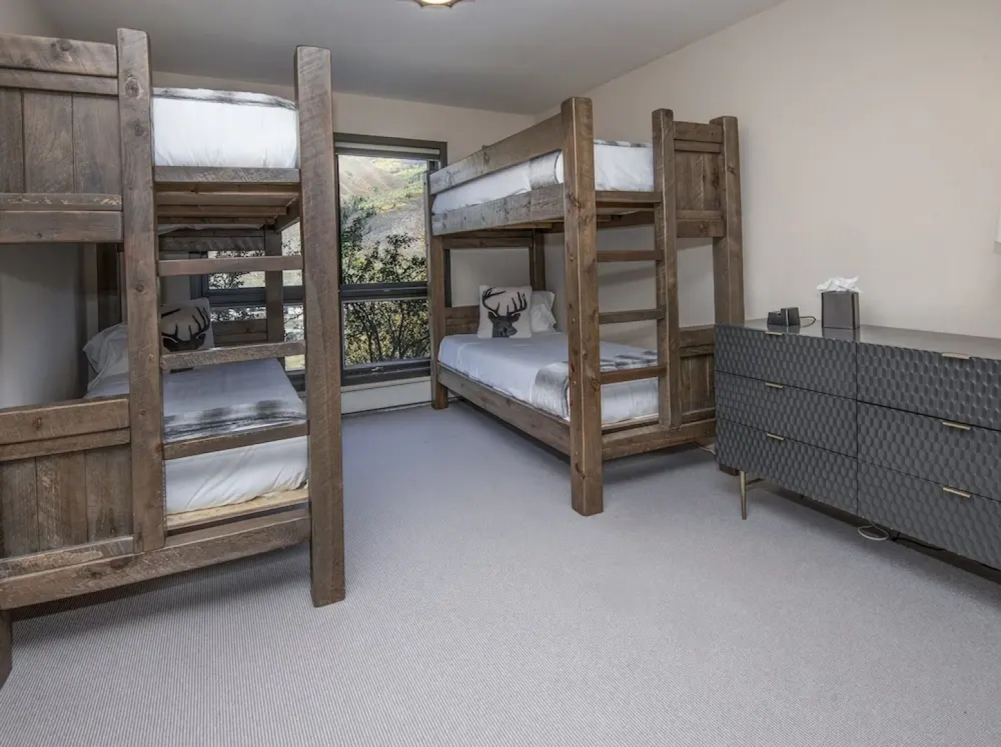 814 Eagle Dr. 4 Bedroom Home by RedAwning