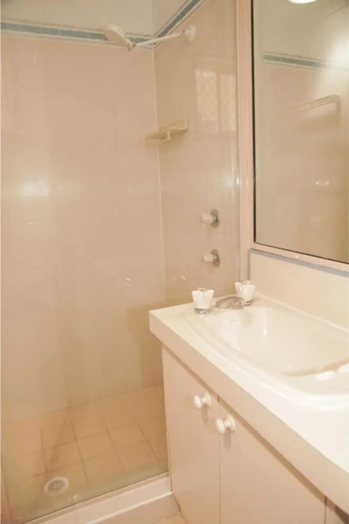 Soldiers Point Road, 50