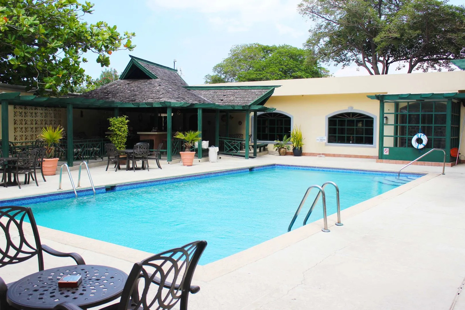 The Courtleigh Hotel and Suites