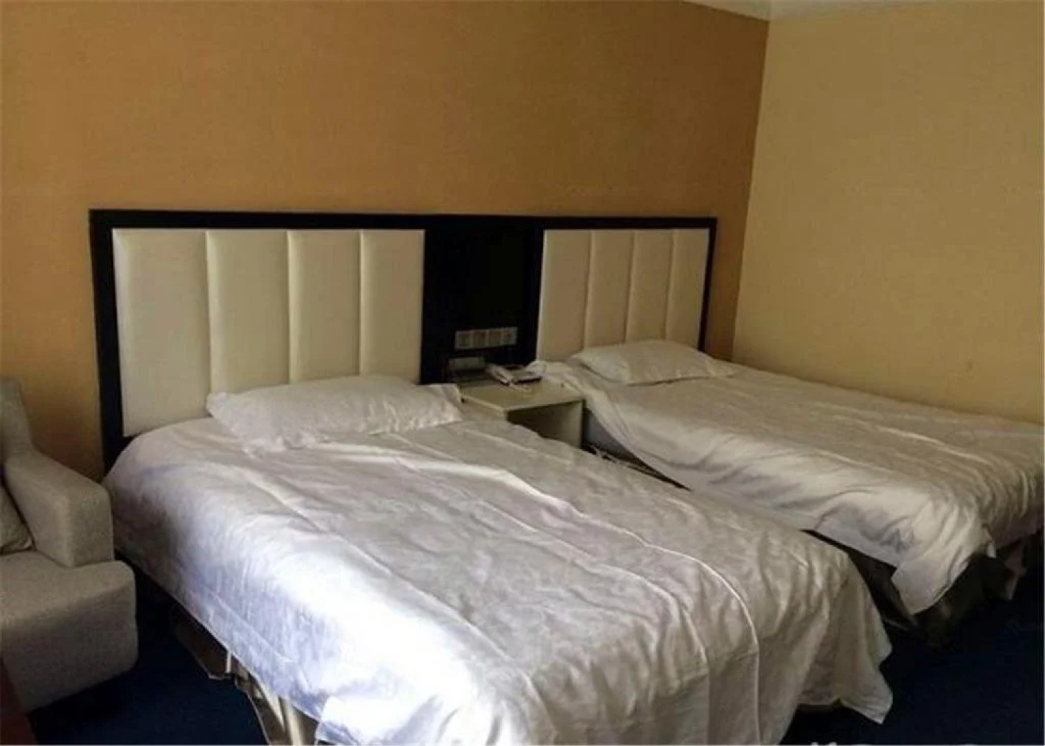 Guyuan Mingzhu Business Hotel