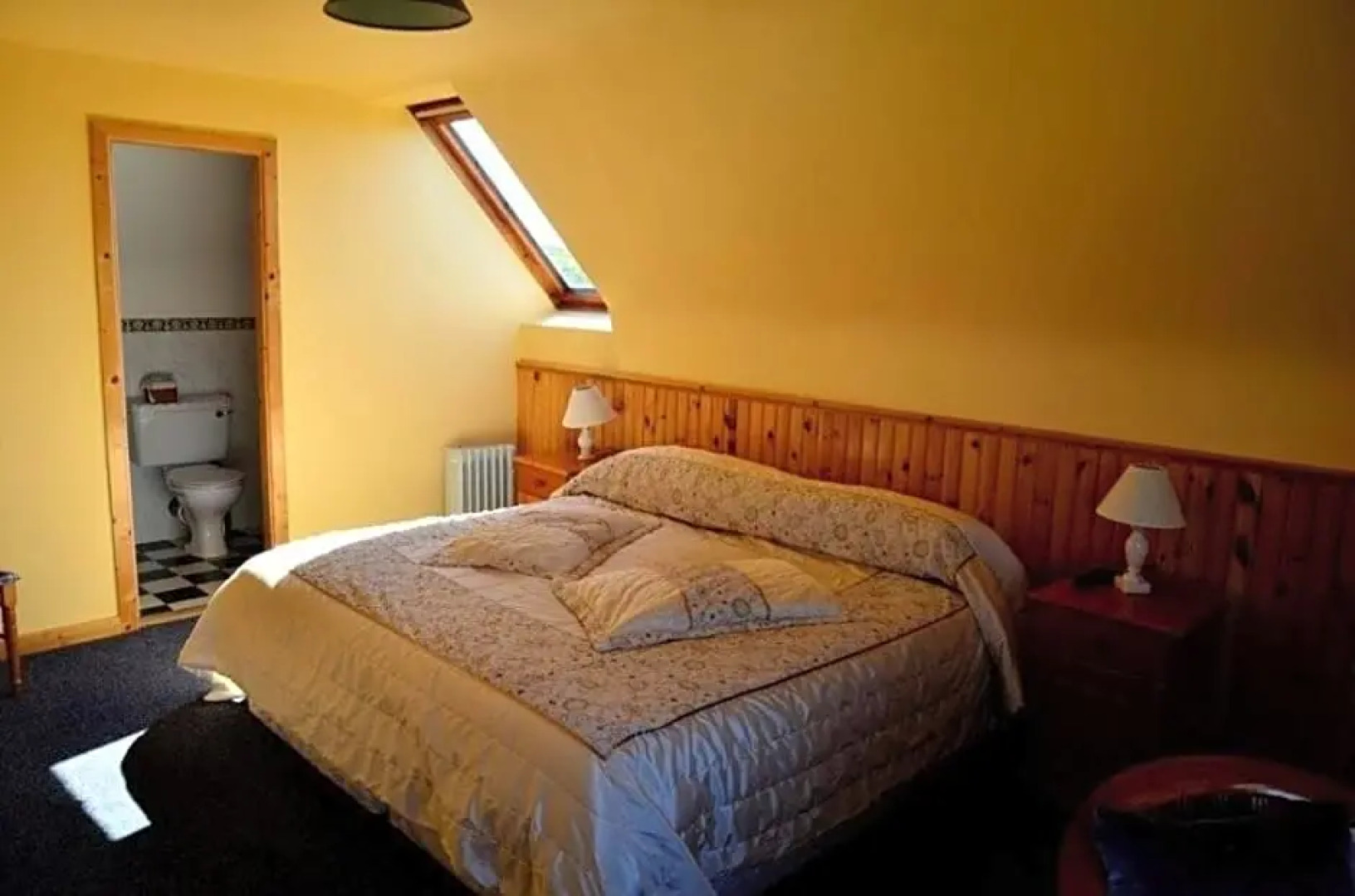 DeCourceys Hazelbrook Farmhouse BB