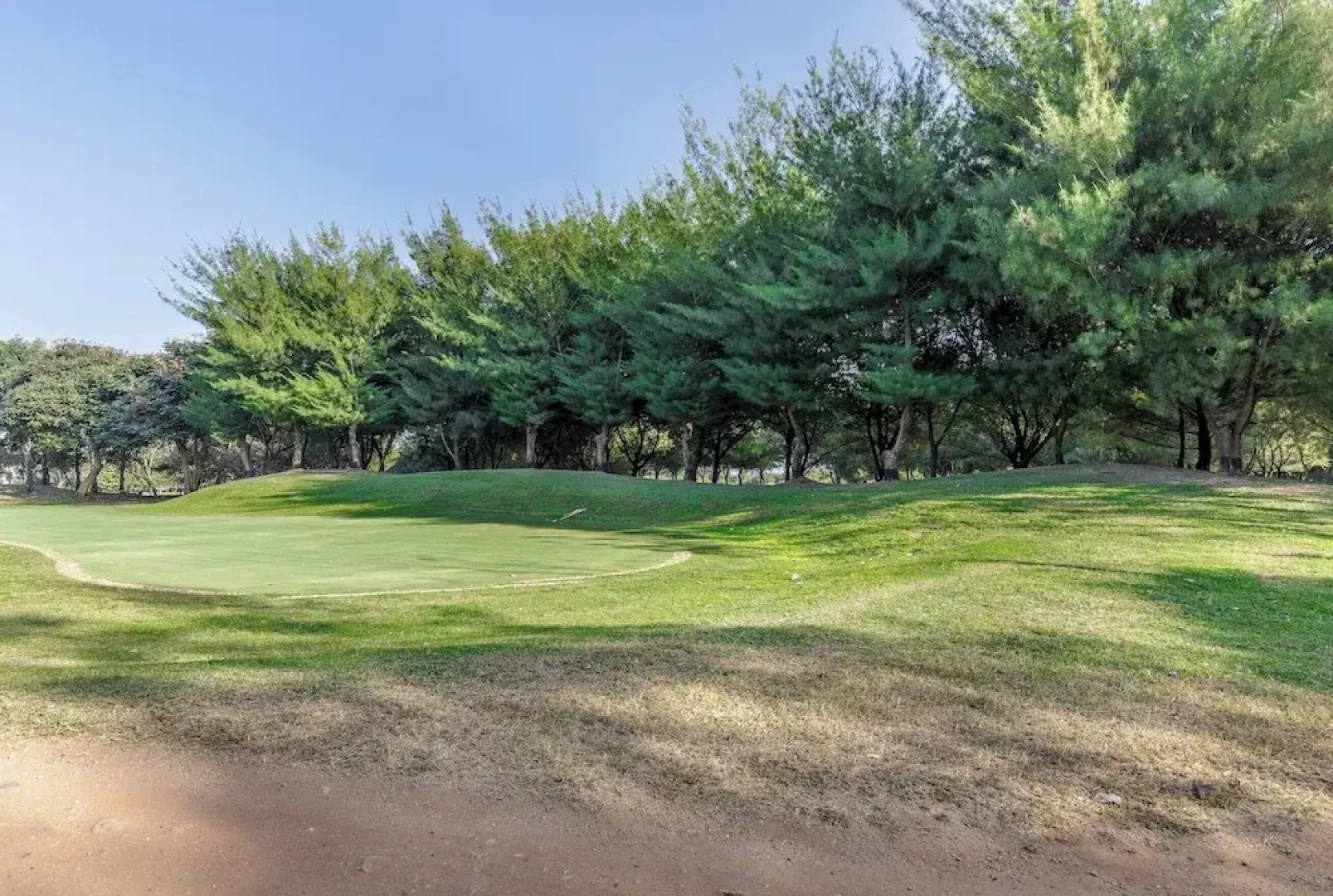 Royal County Villa by Stayjade