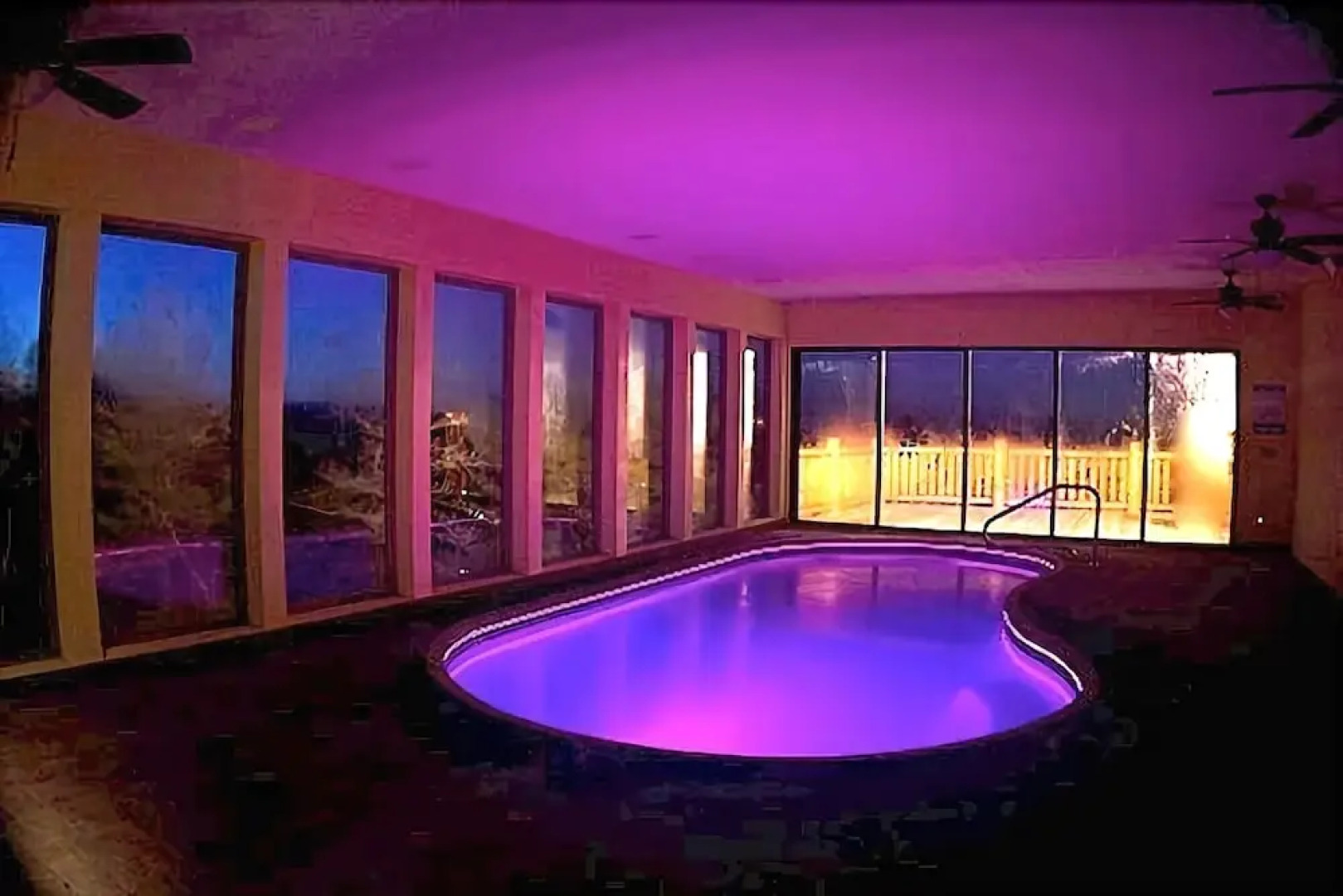 Million Dollar View 4 Bedrooms 5 Bathrooms Cabin