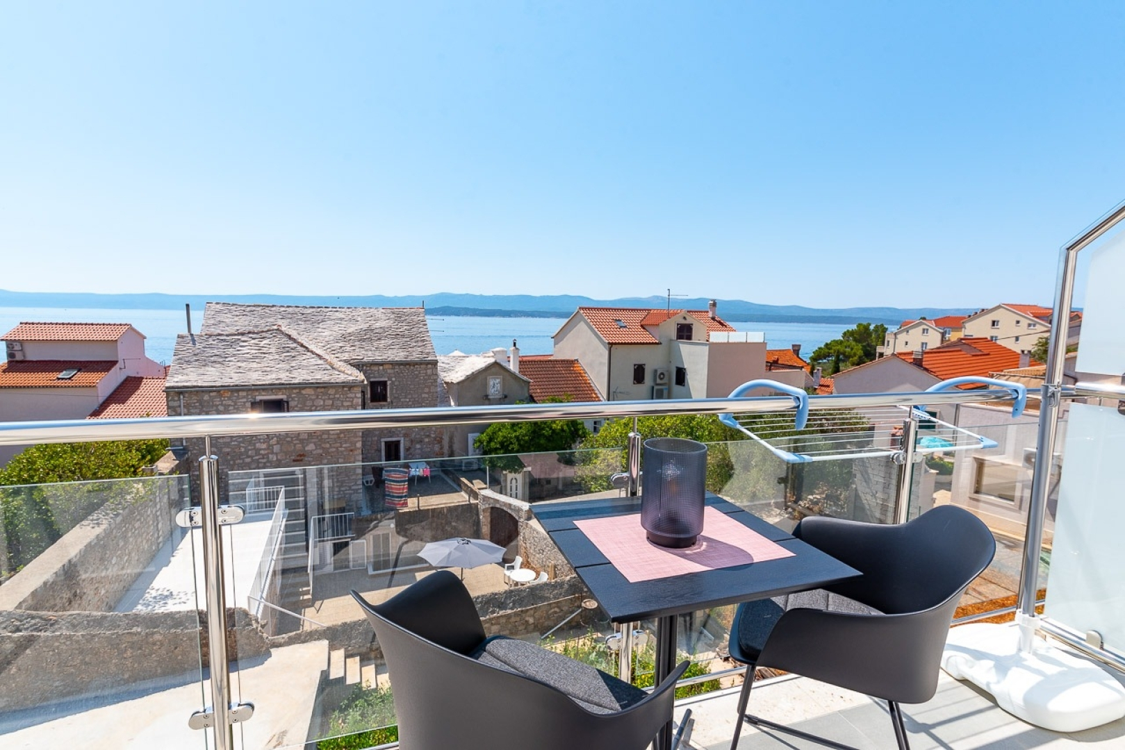 Apartment Renci - great location & sea view: A1 Bol, Island Brac