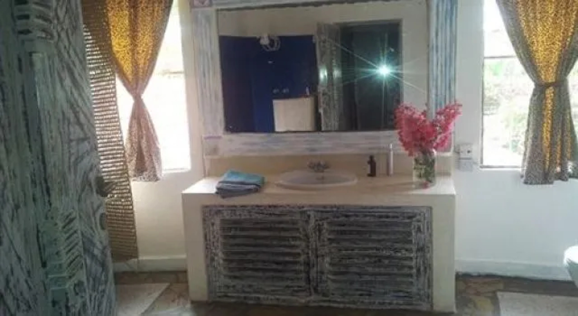 Roundhouse Villa Resort