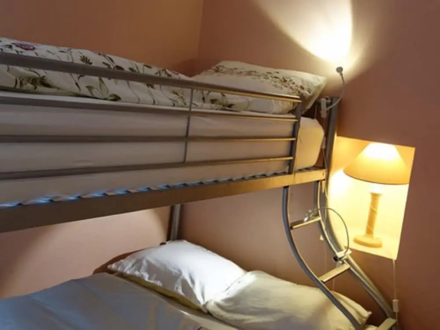 Charming Villa in Lauris South of France with Private Pool