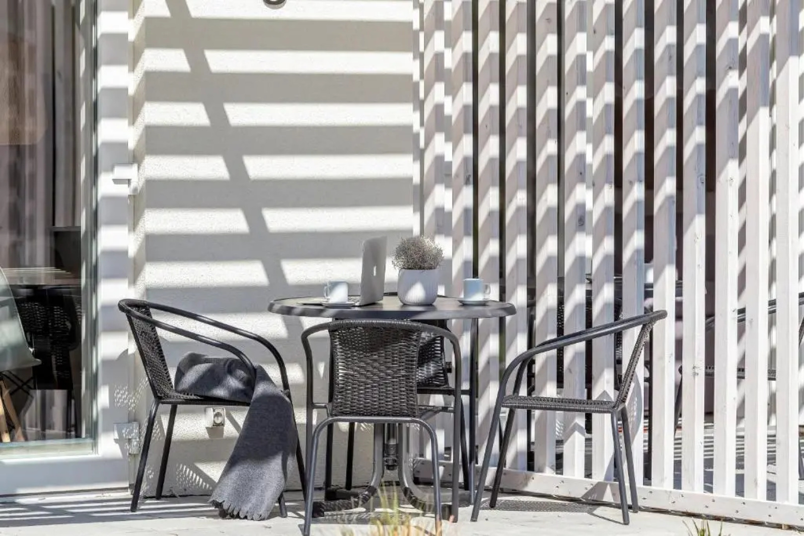 Bianco House Apartments