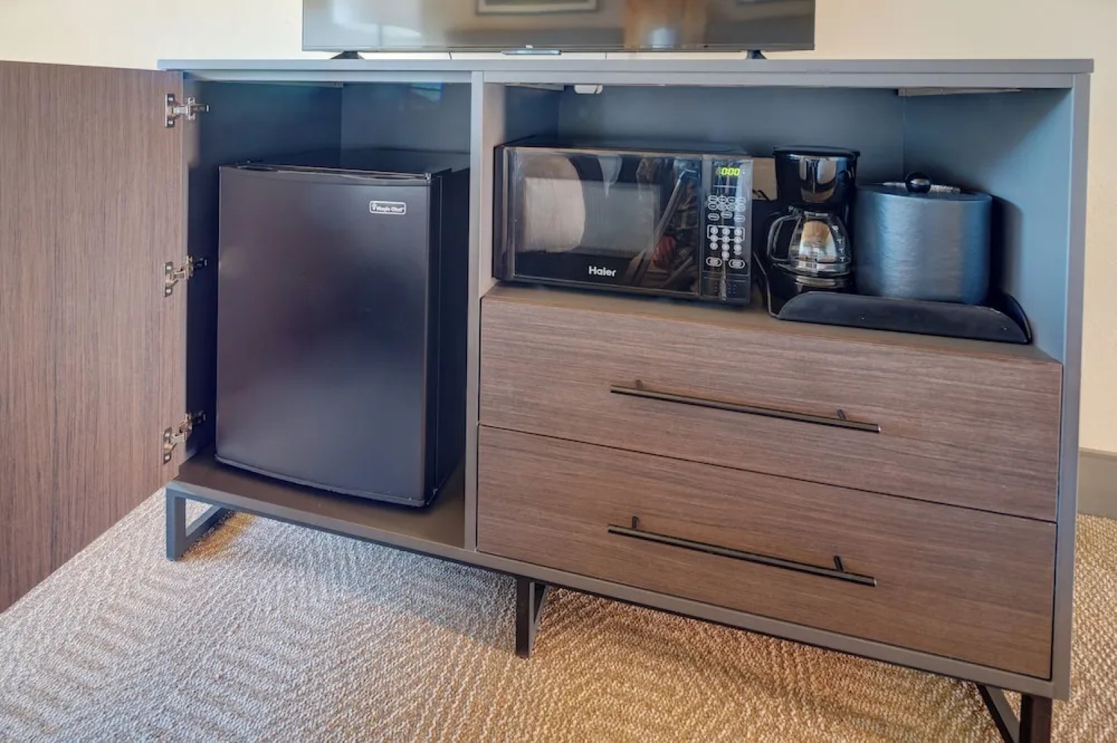 State Game Lodge & Resort