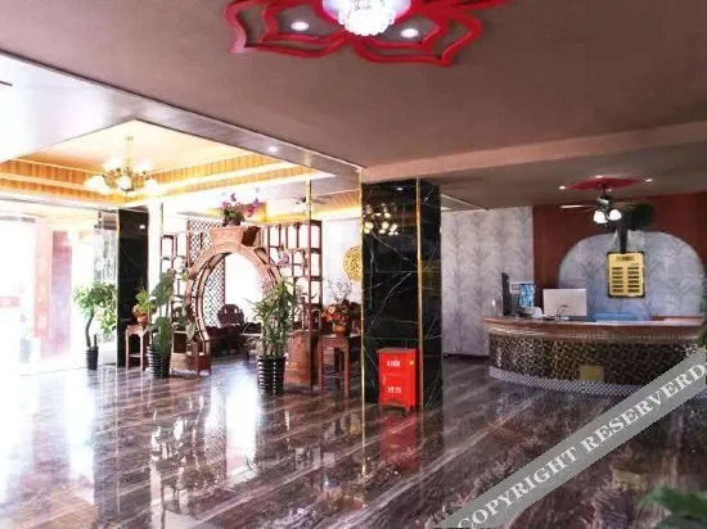 西双版纳景洪隆泰花园酒店(告庄星光夜市店)