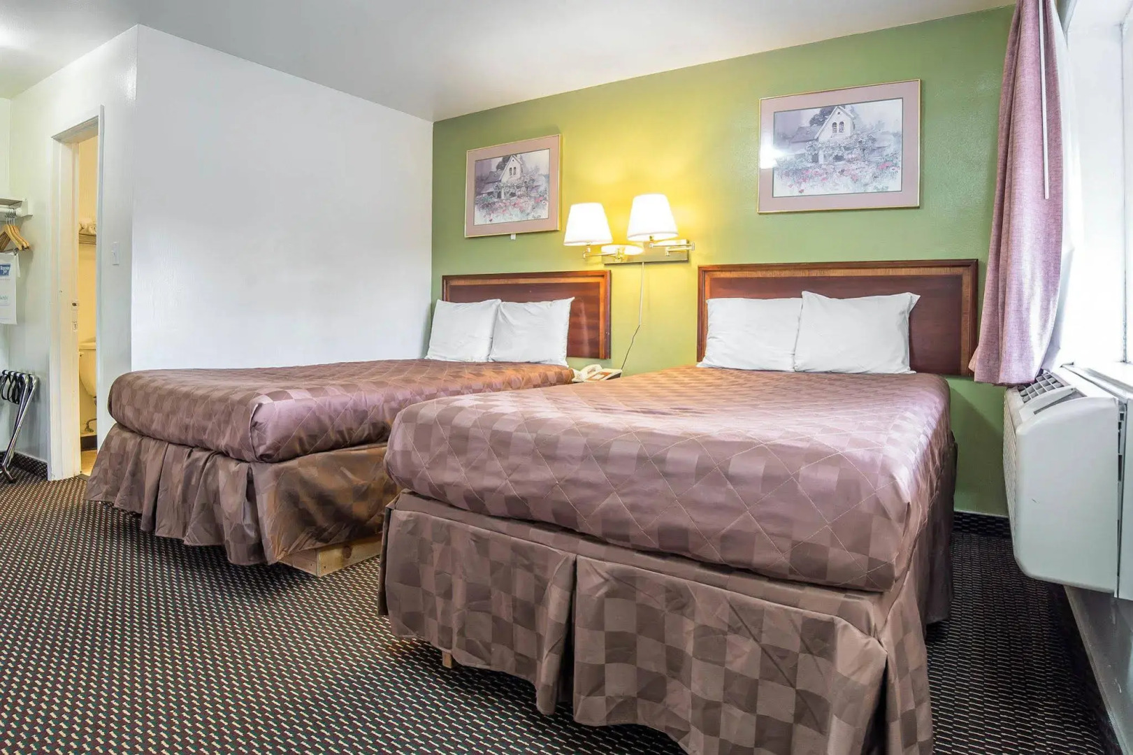 Rodeway Inn & Suites