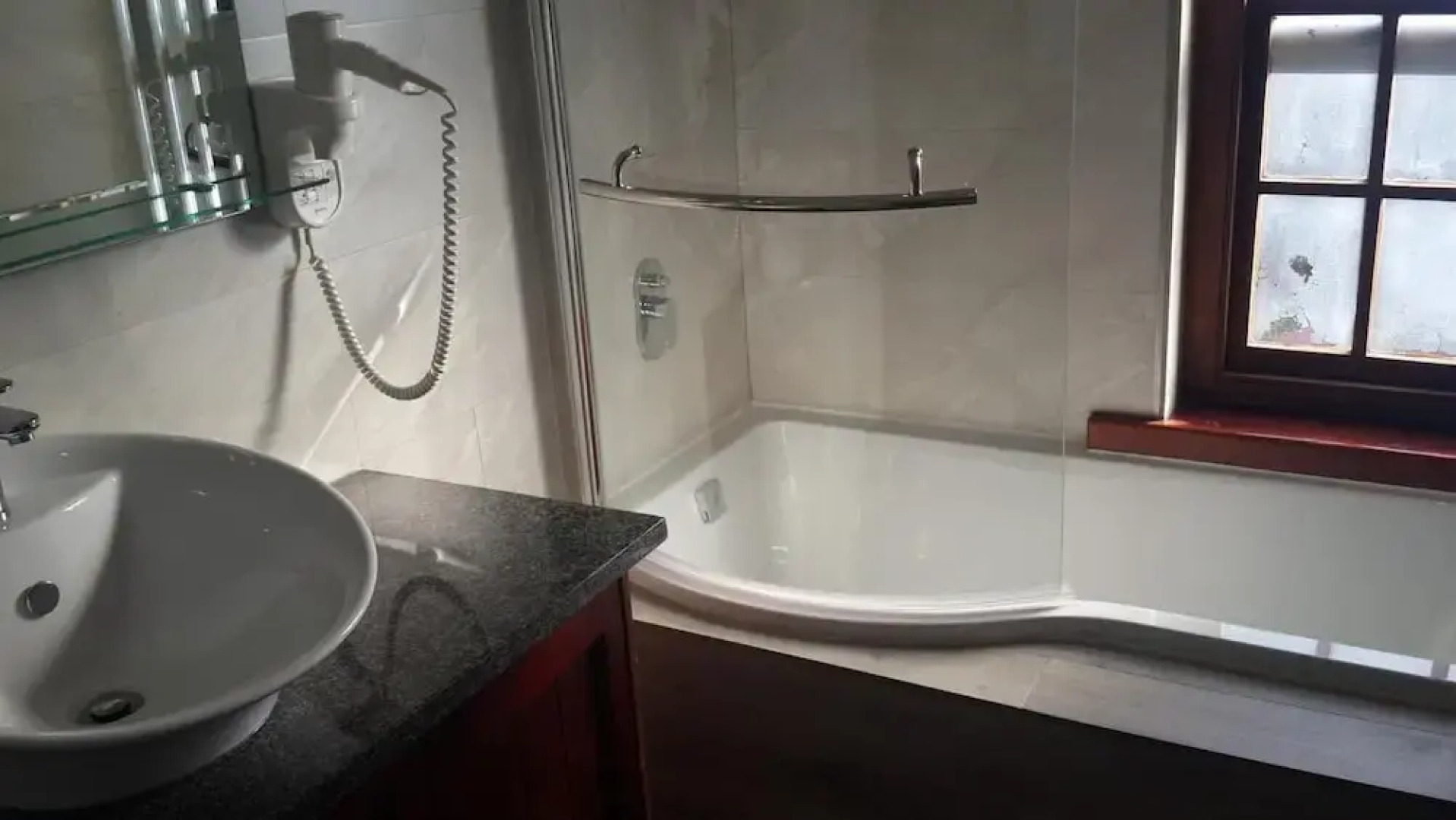 Eagle Rock Executive Guest House