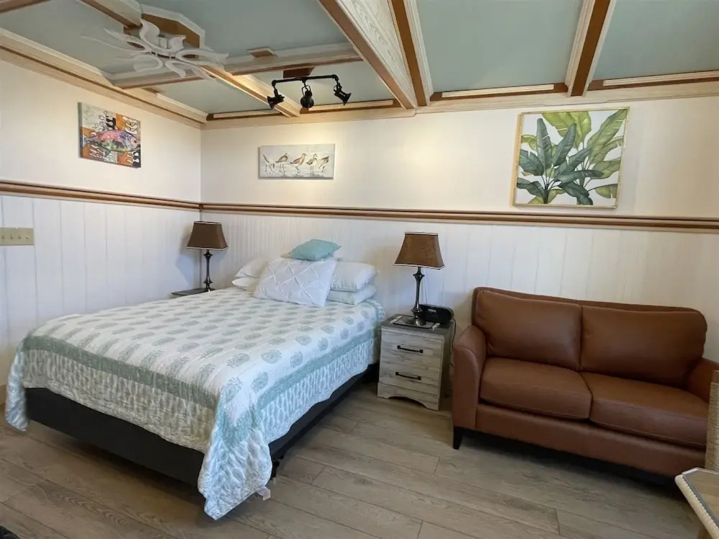 37 Coal Miner's Dream Studio Bedroom Condo by RedAwning
