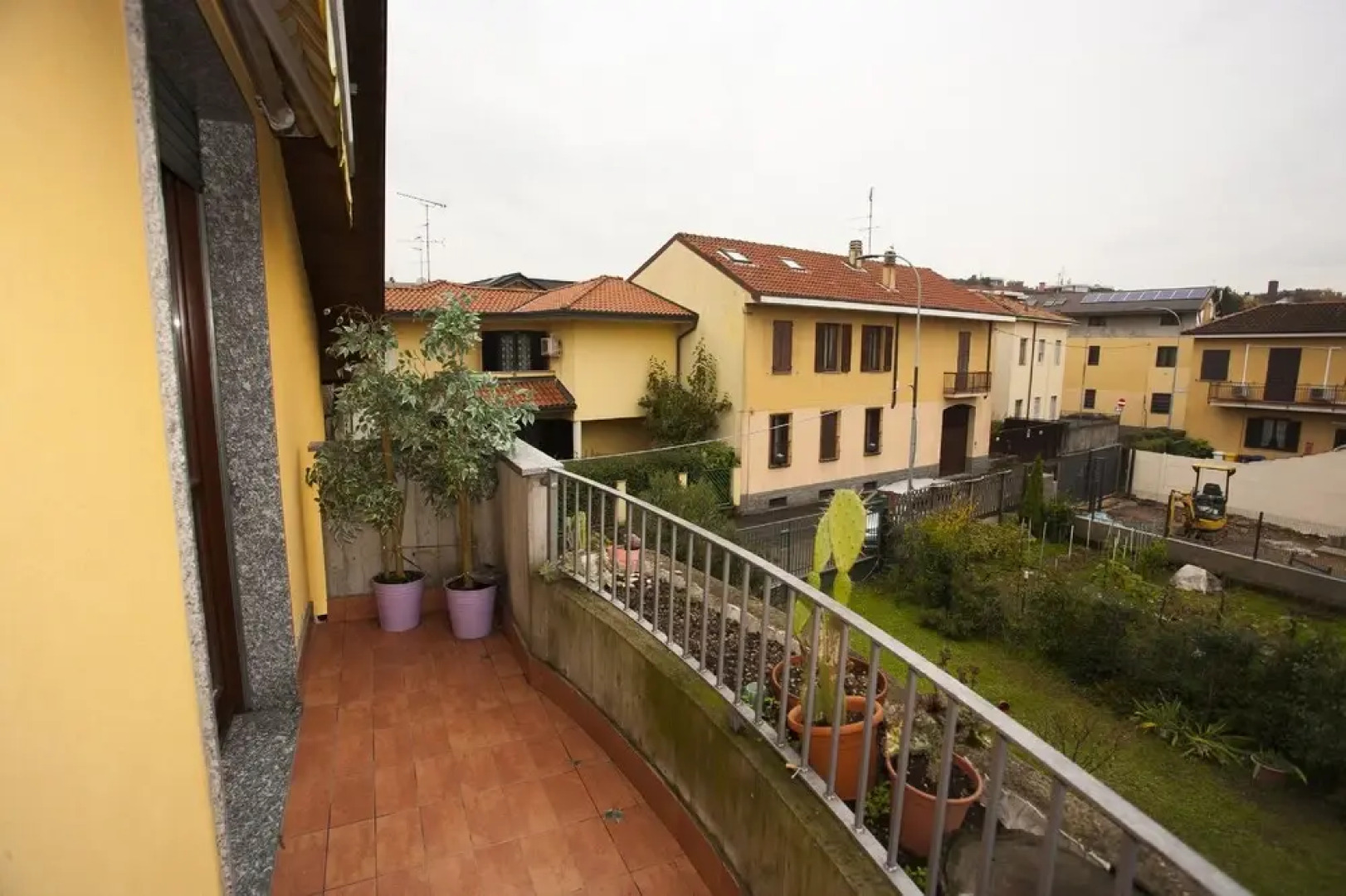 Bnbook - Train Station Loft