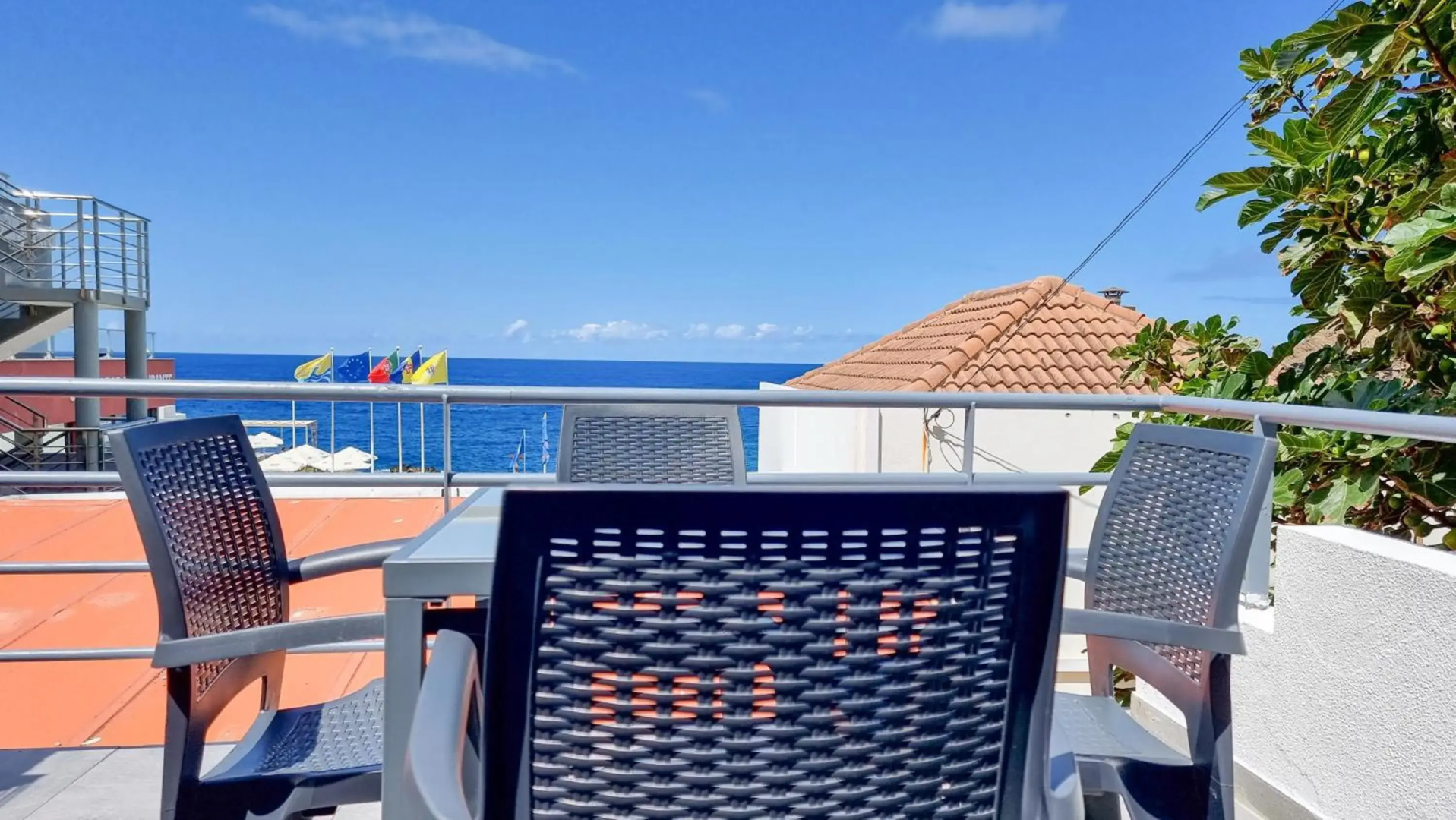 The Jolie Apartments - by the Ocean