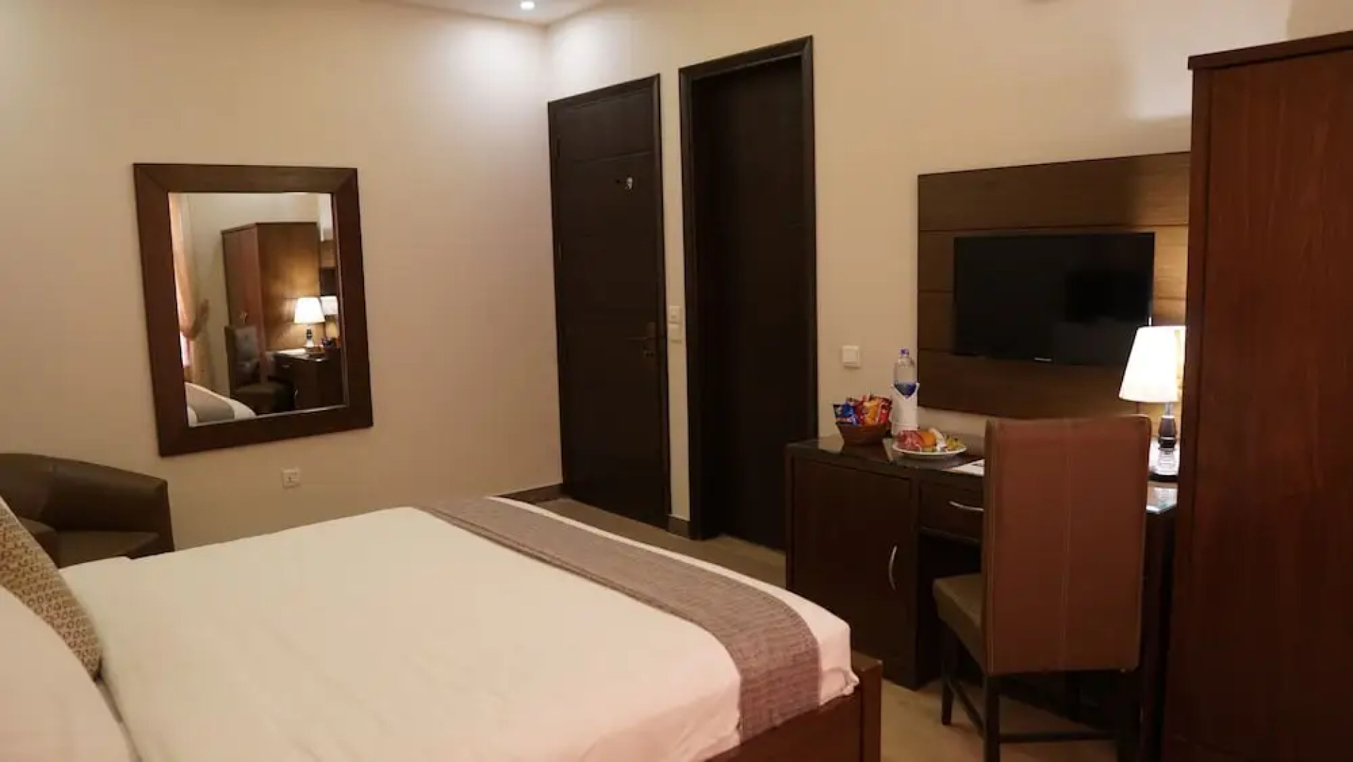 Zifan Hotel & Suites