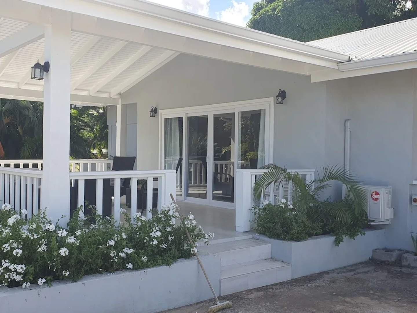 The Lane @ Rodney Bay is a newly renovated 3 bedroom house in the heart of Rodney Bay. 3 Home by RedAwning