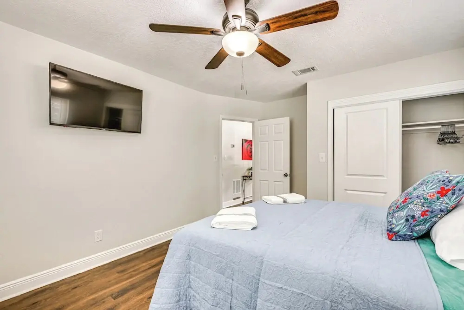 7 Mi to Busch Gardens: Lutz Home w/ Patio!