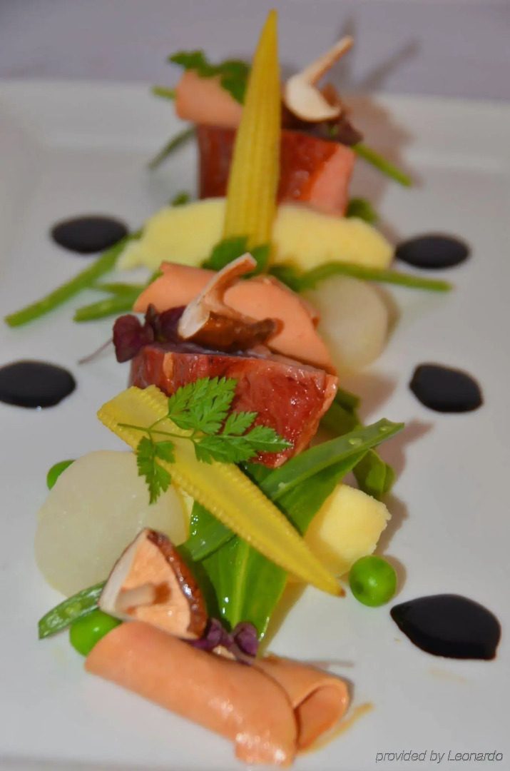 Fletcher Familiehotel De Hunzebergen