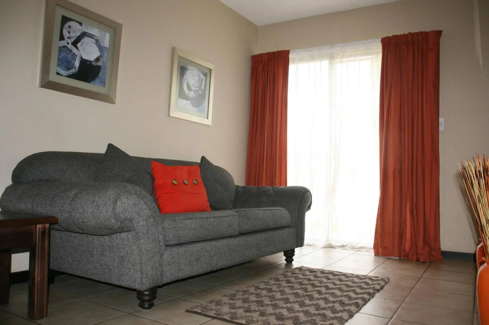 Jozi Apartments - Radiokop