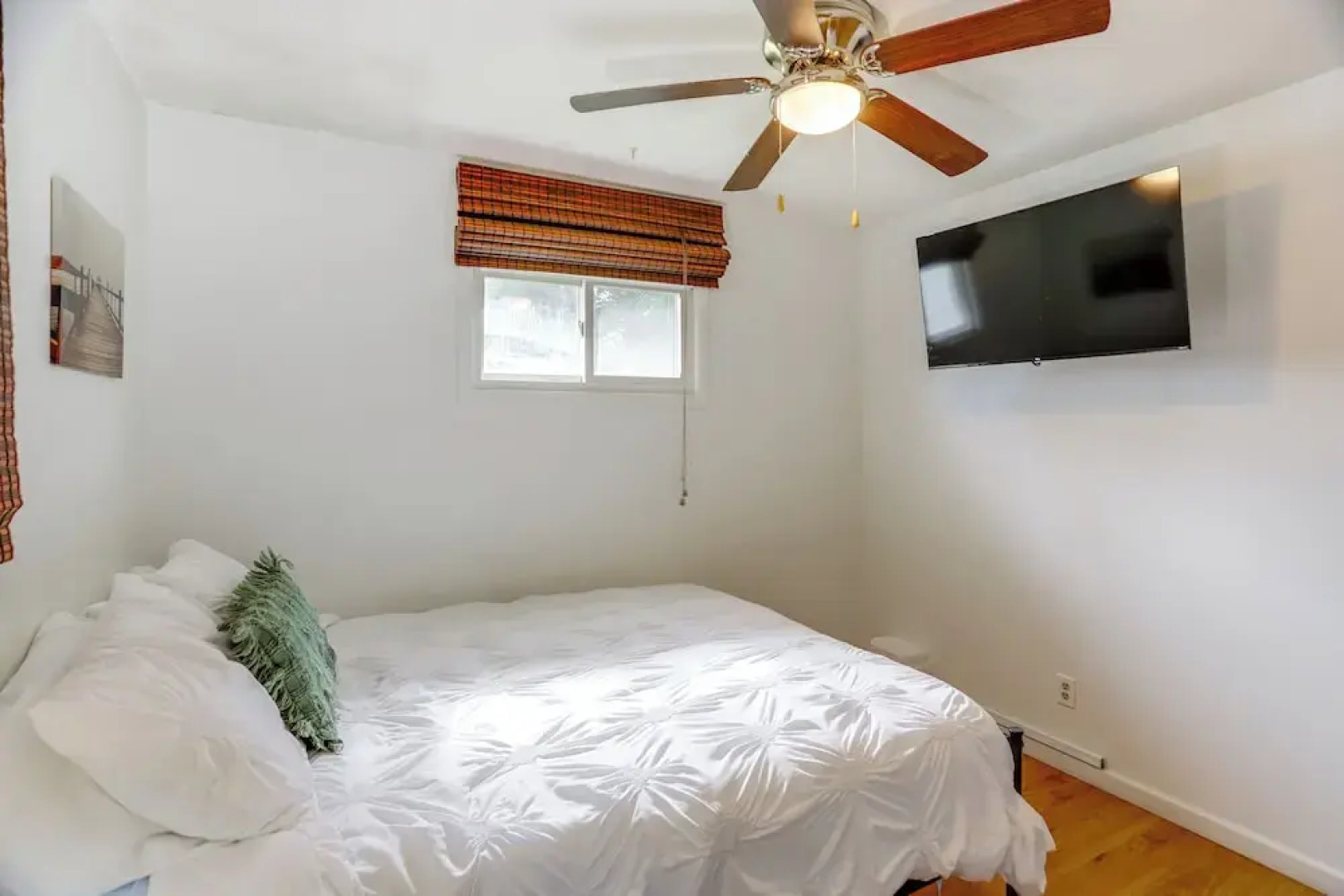 Steps to Lake Erie! Cedar Point Home Base w/ Deck