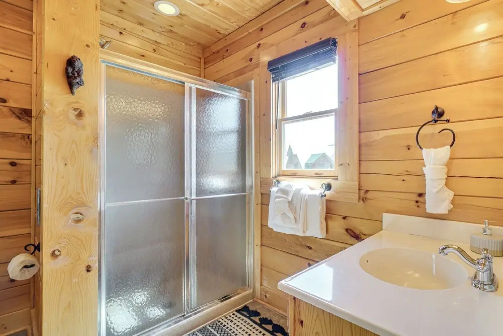 'mountain Dreams' Cabin: Hot Tub, Sauna & Views!