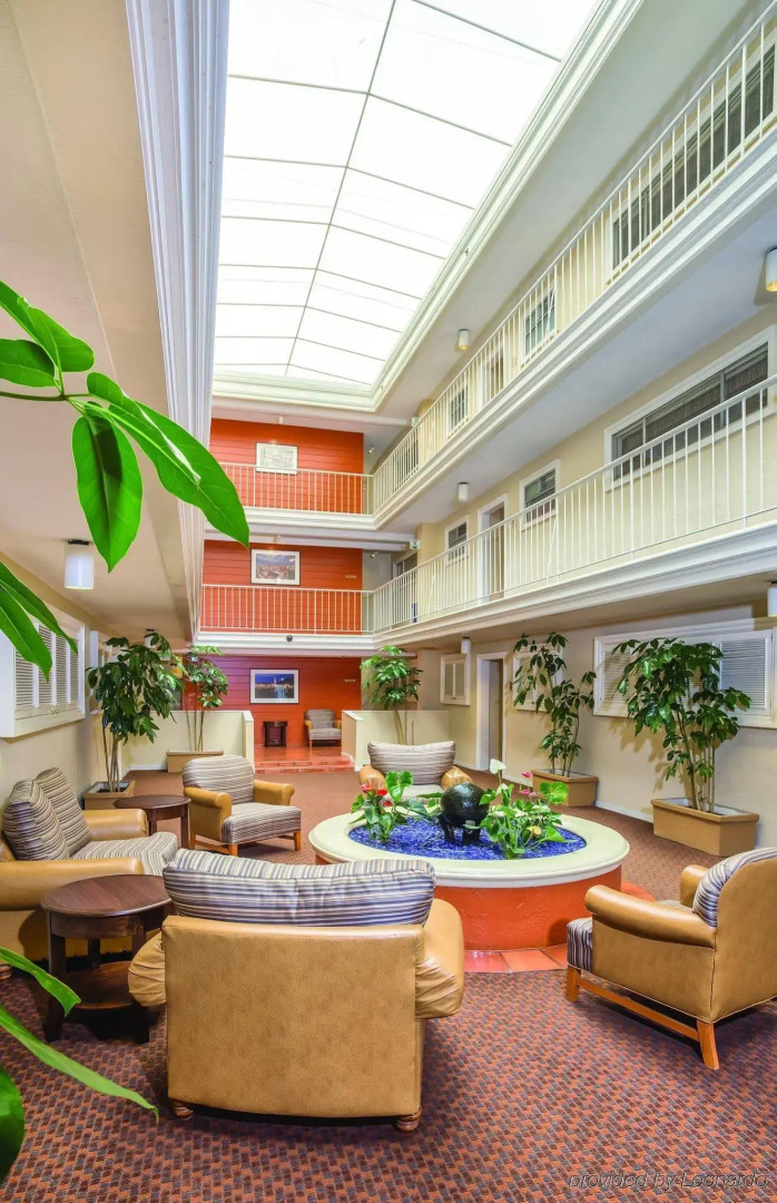 Suites At Fishermans Wharf