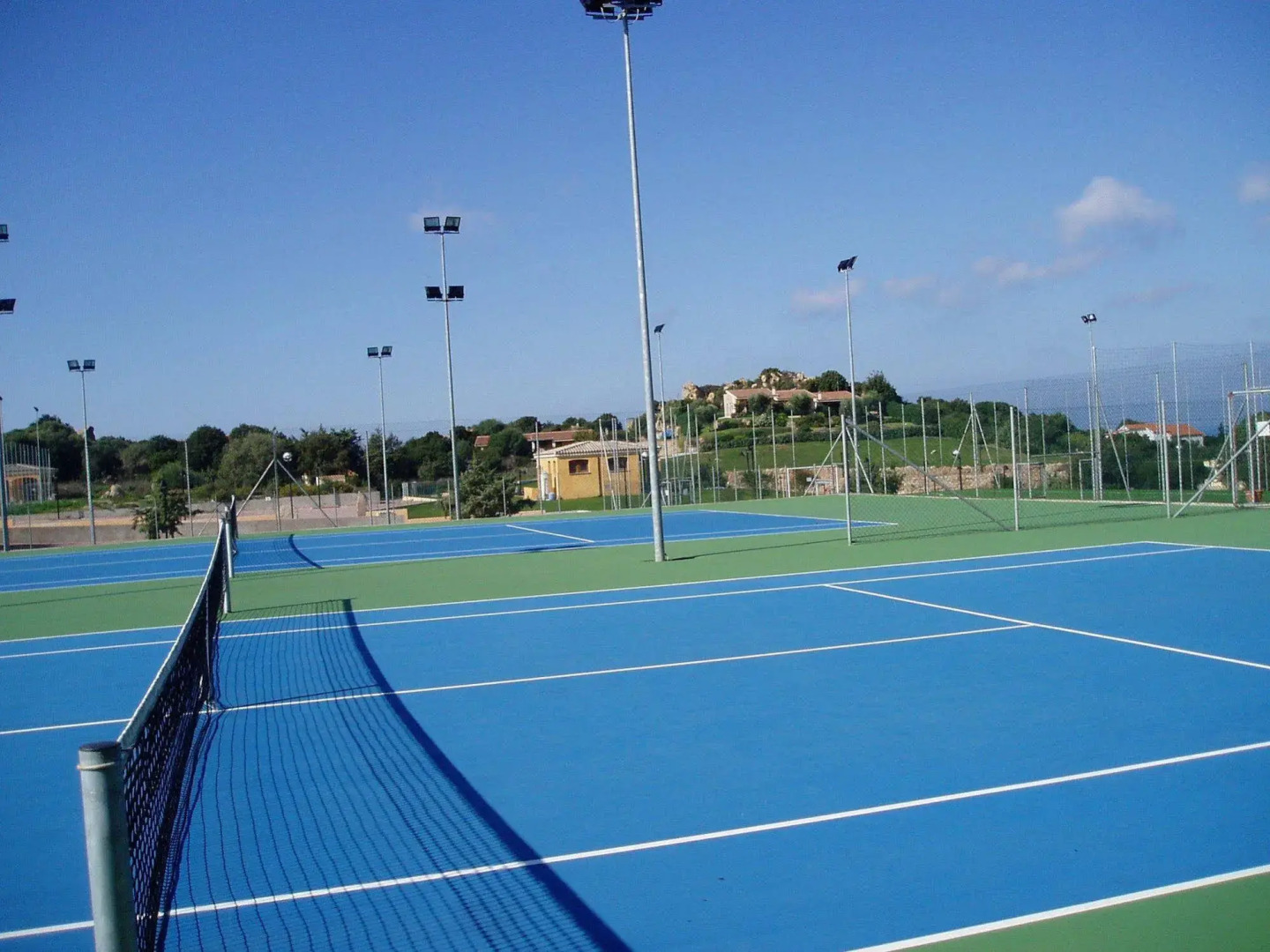 Villette Close Up Rena Majore