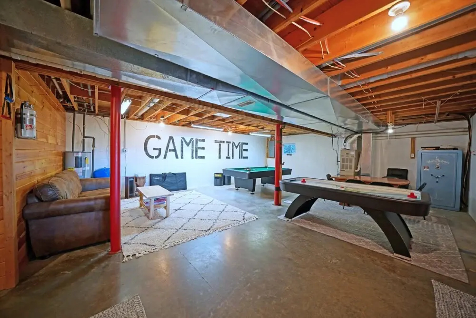 Lazy Bear Lodge ~ Mountain Views ~ Pool Table