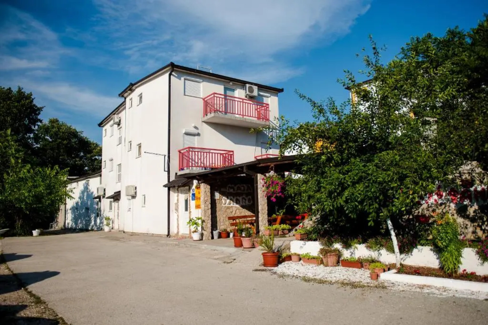 Family guesthouse in forest Ana & Stjepan Nikolic