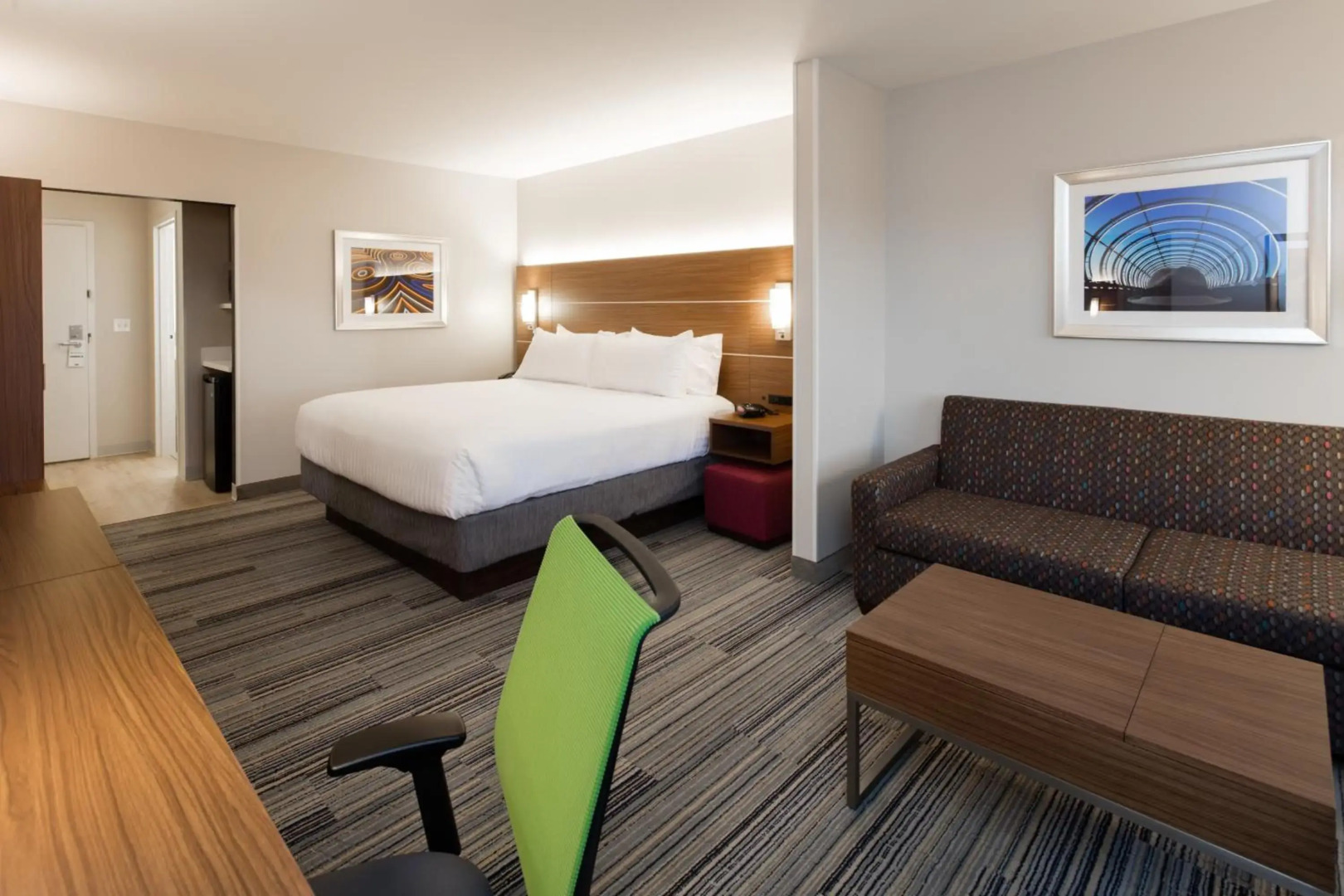 Holiday Inn Express & Suites East Peoria - Riverfront by IHG