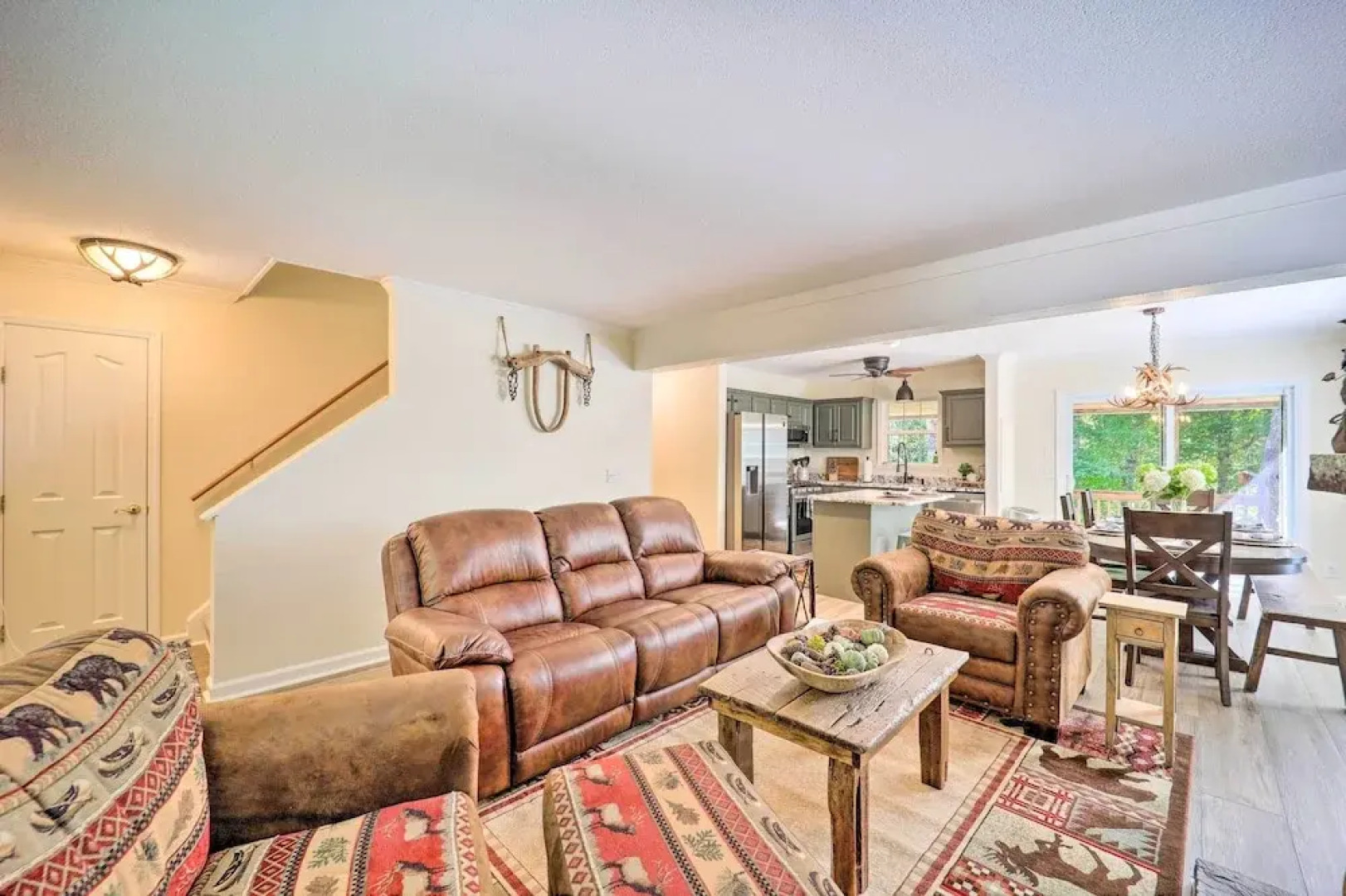 9 Mi to Sugar Mountain: Newland Cabin w/ Fire Pit!