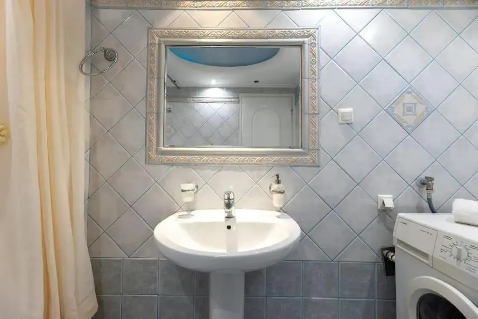 Peristeri 2 BD flat next to metro Agios Antonios