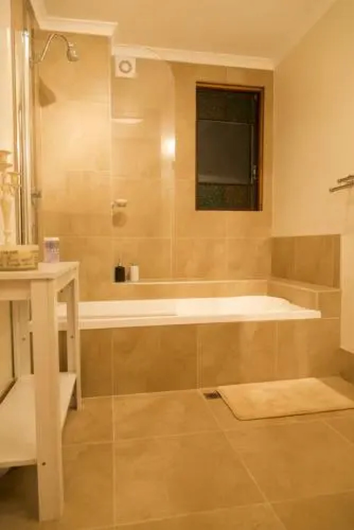 Shenanigans Spur Cottage