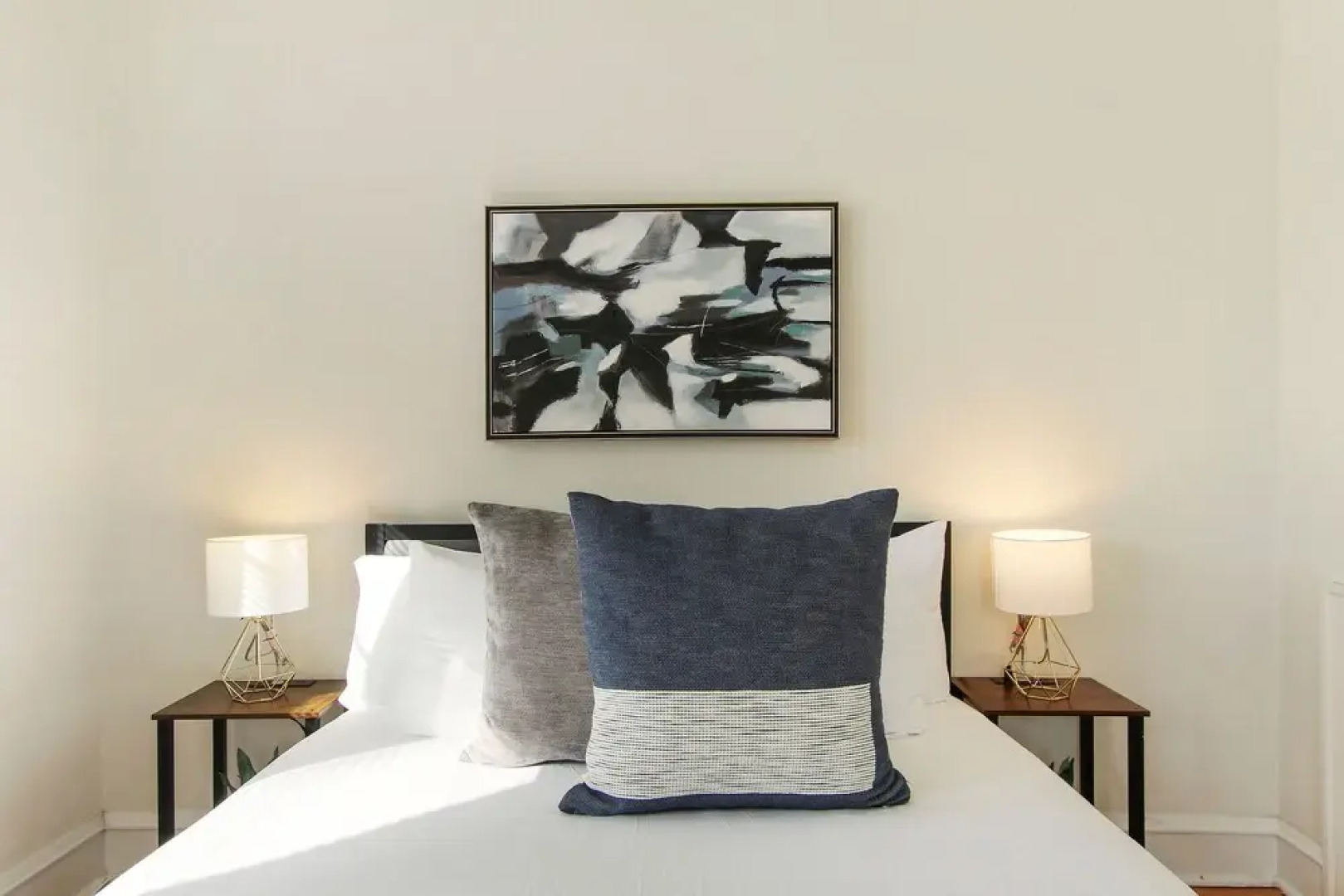 1-Bedroom Nice Apartment in Skokie