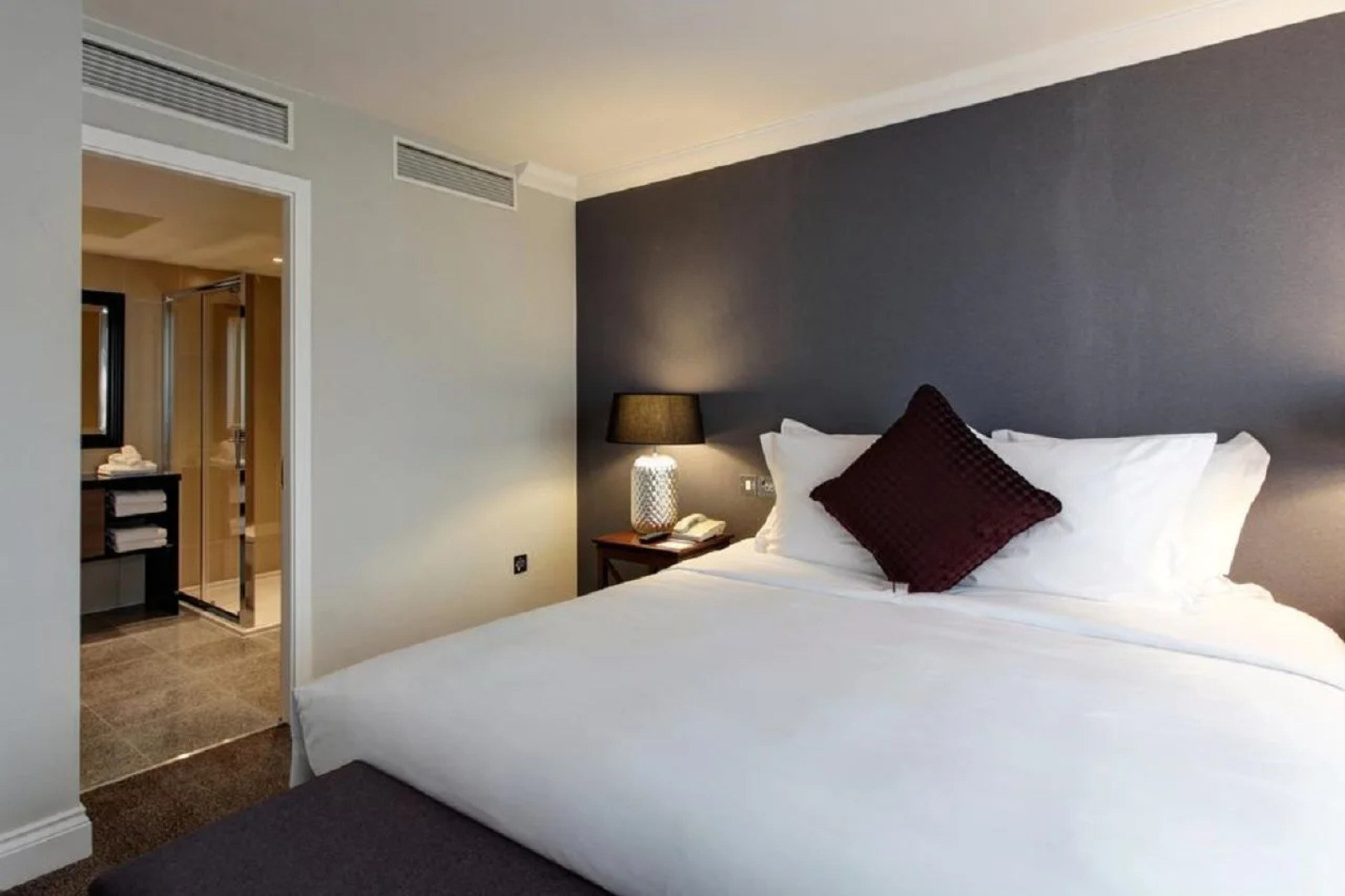 Renaissance London Heathrow Hotel