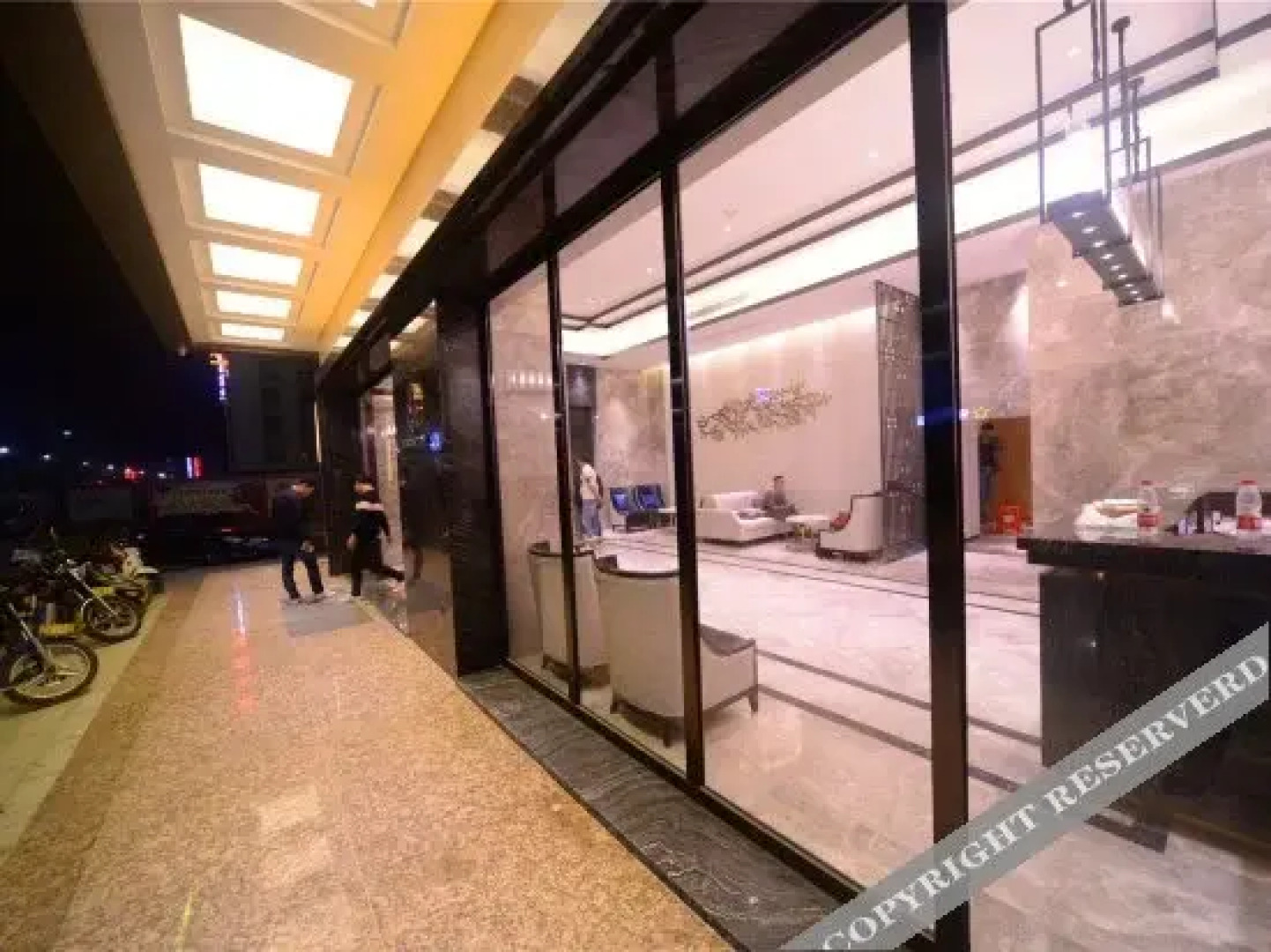 Qidian Business Hotel