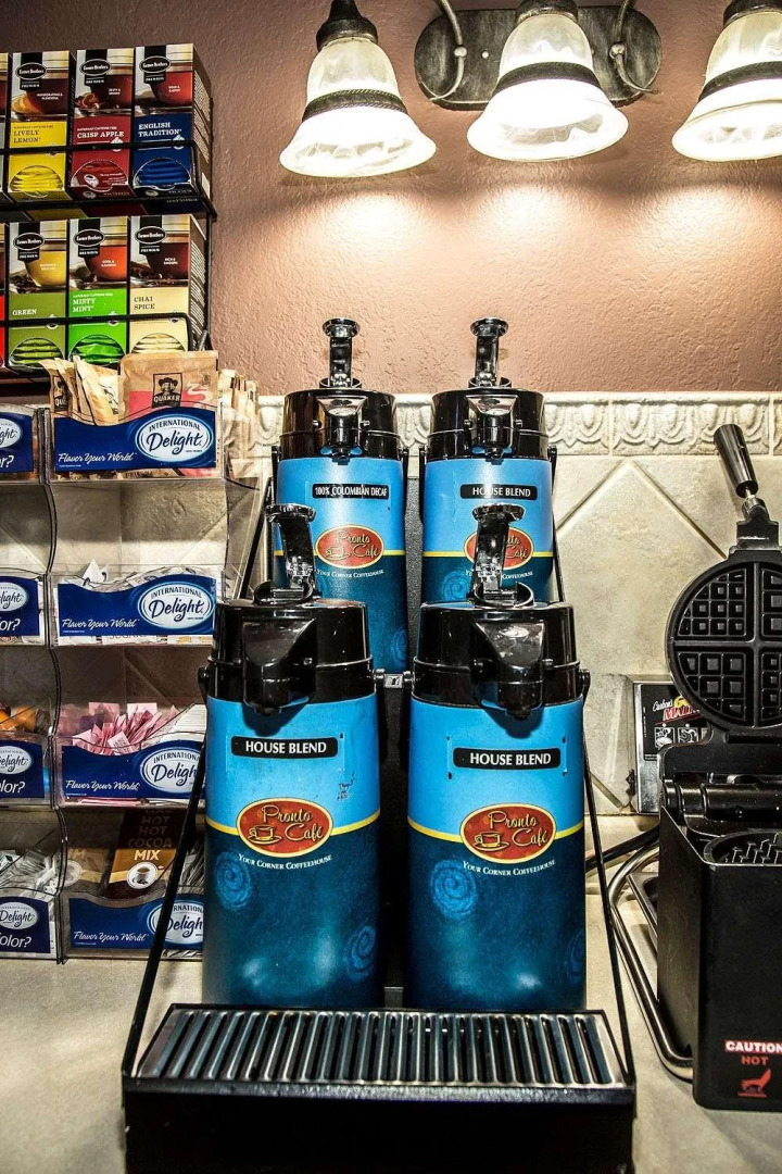 Americas Best Value Inn & Suites Detroit Lakes