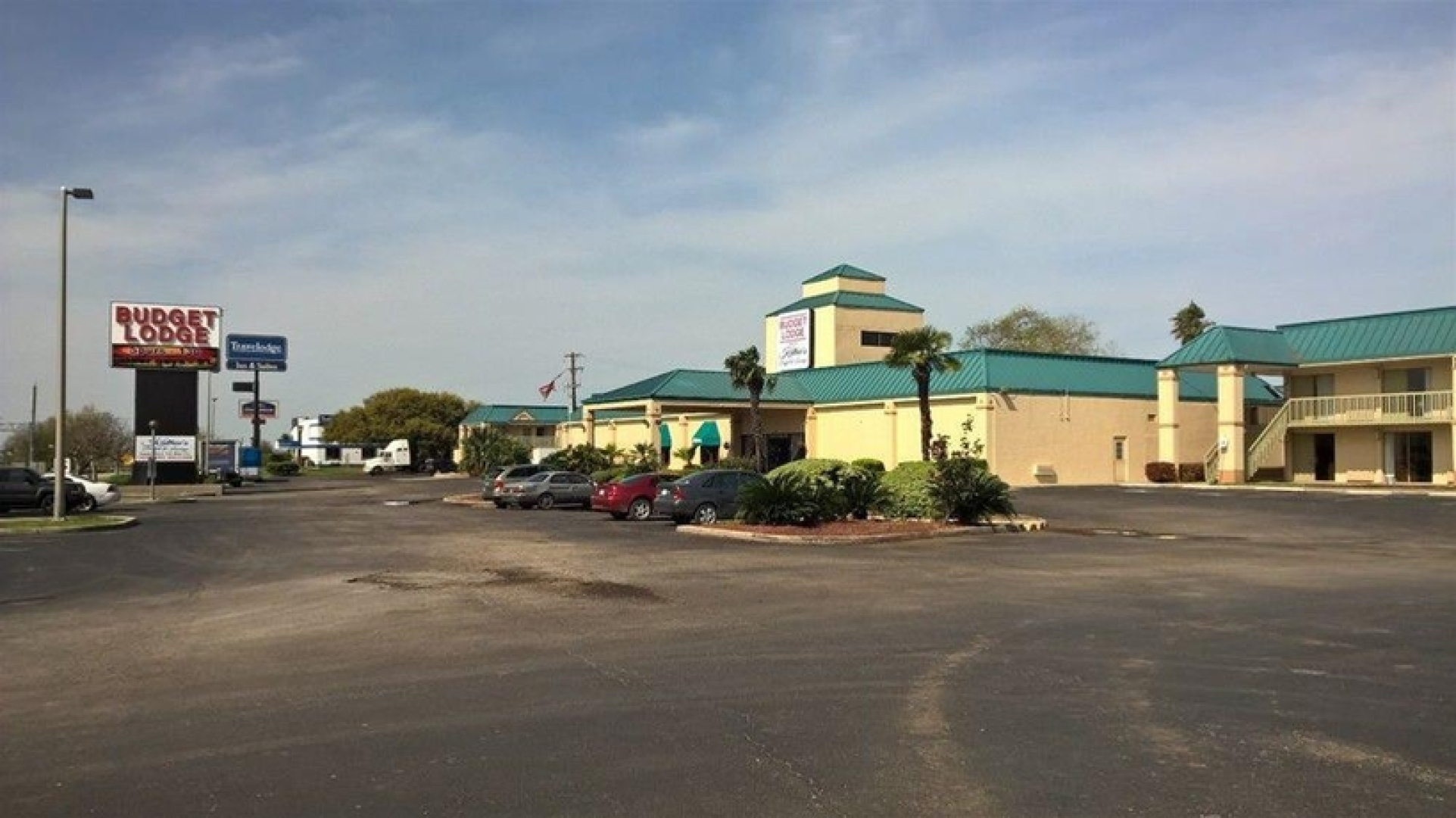 Clarion Inn & Suites Near Fort Sam Houston