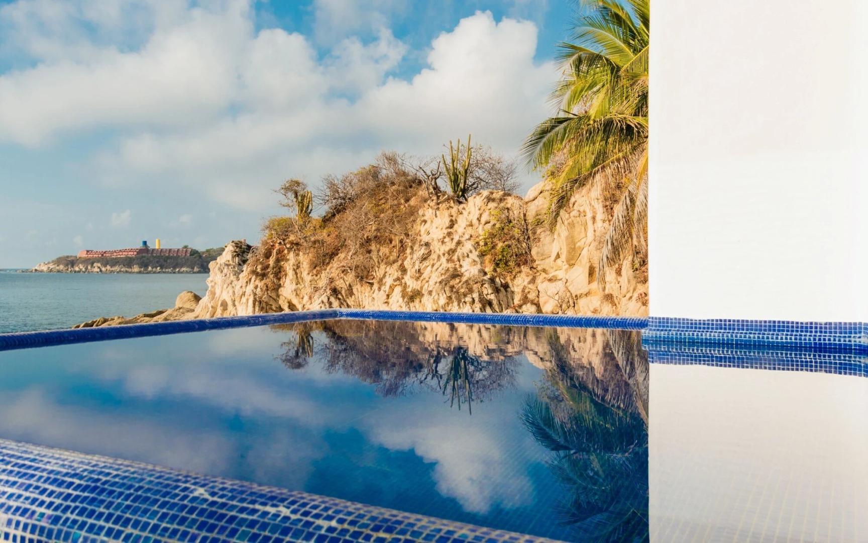 Camino Real Zaashila Huatulco