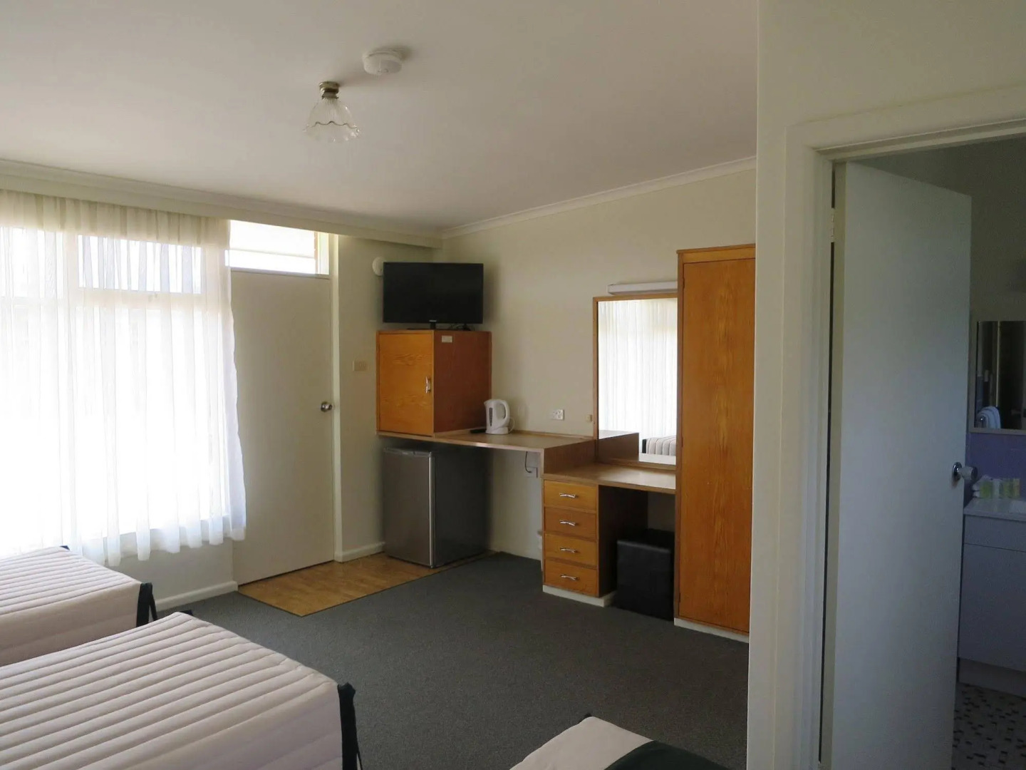 Shifting Sands Motel