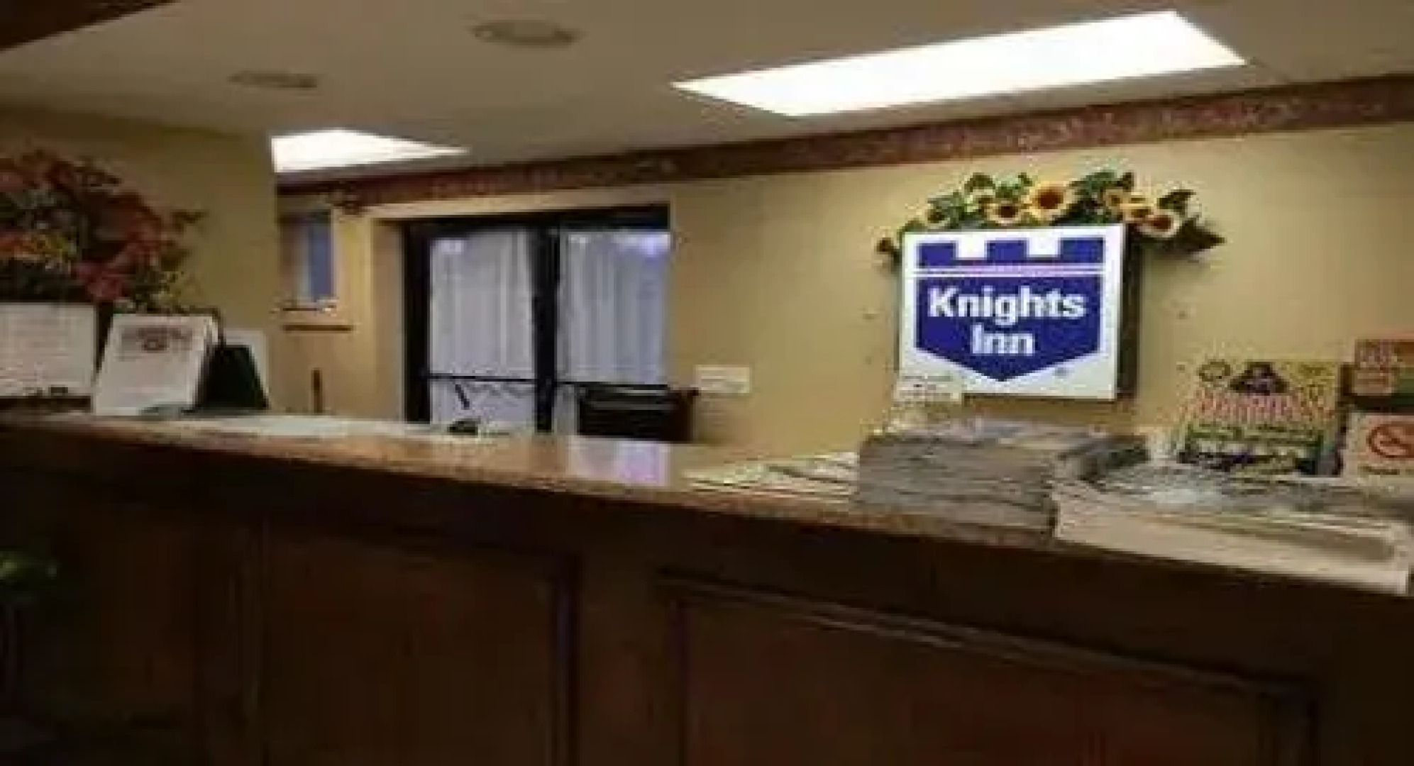 Knights Inn - Newport, TN