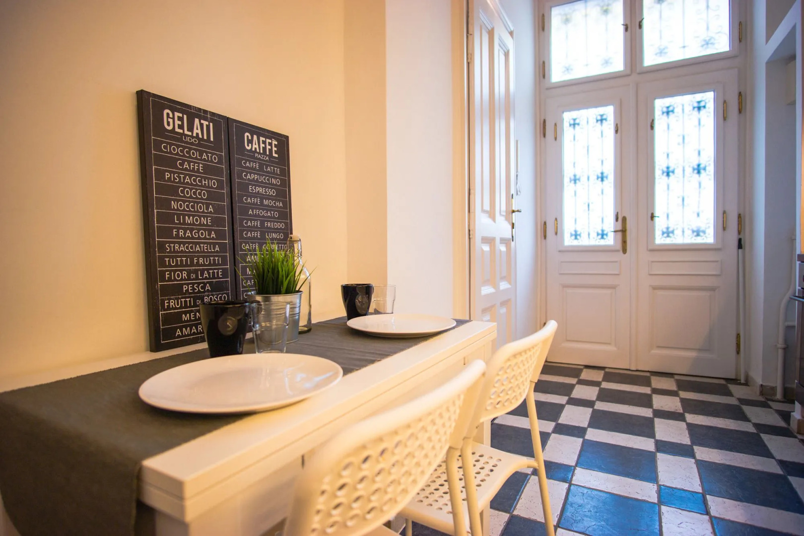 Opera Guesthouse & apartments