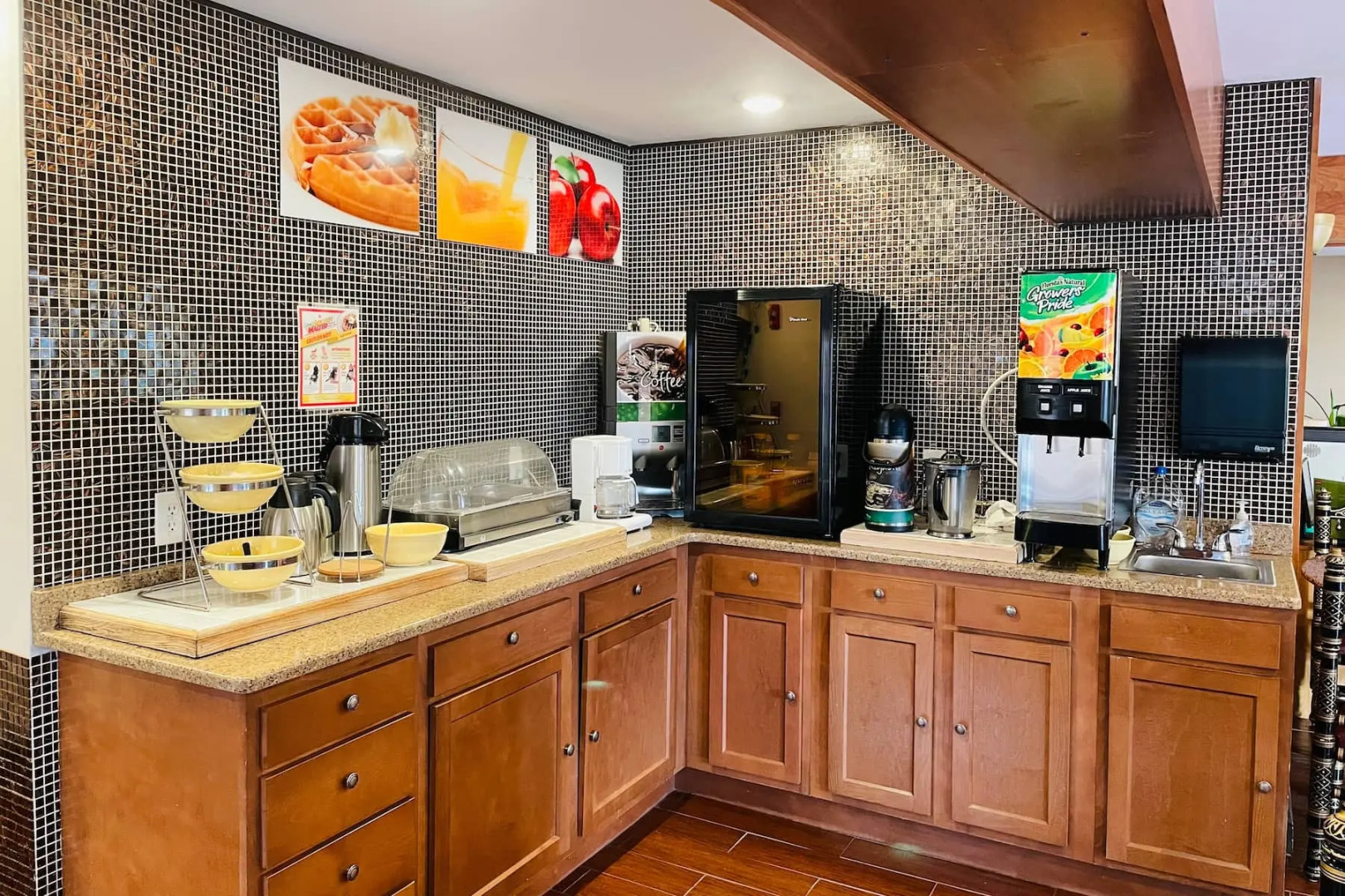 Super 8 by Wyndham Gloucester