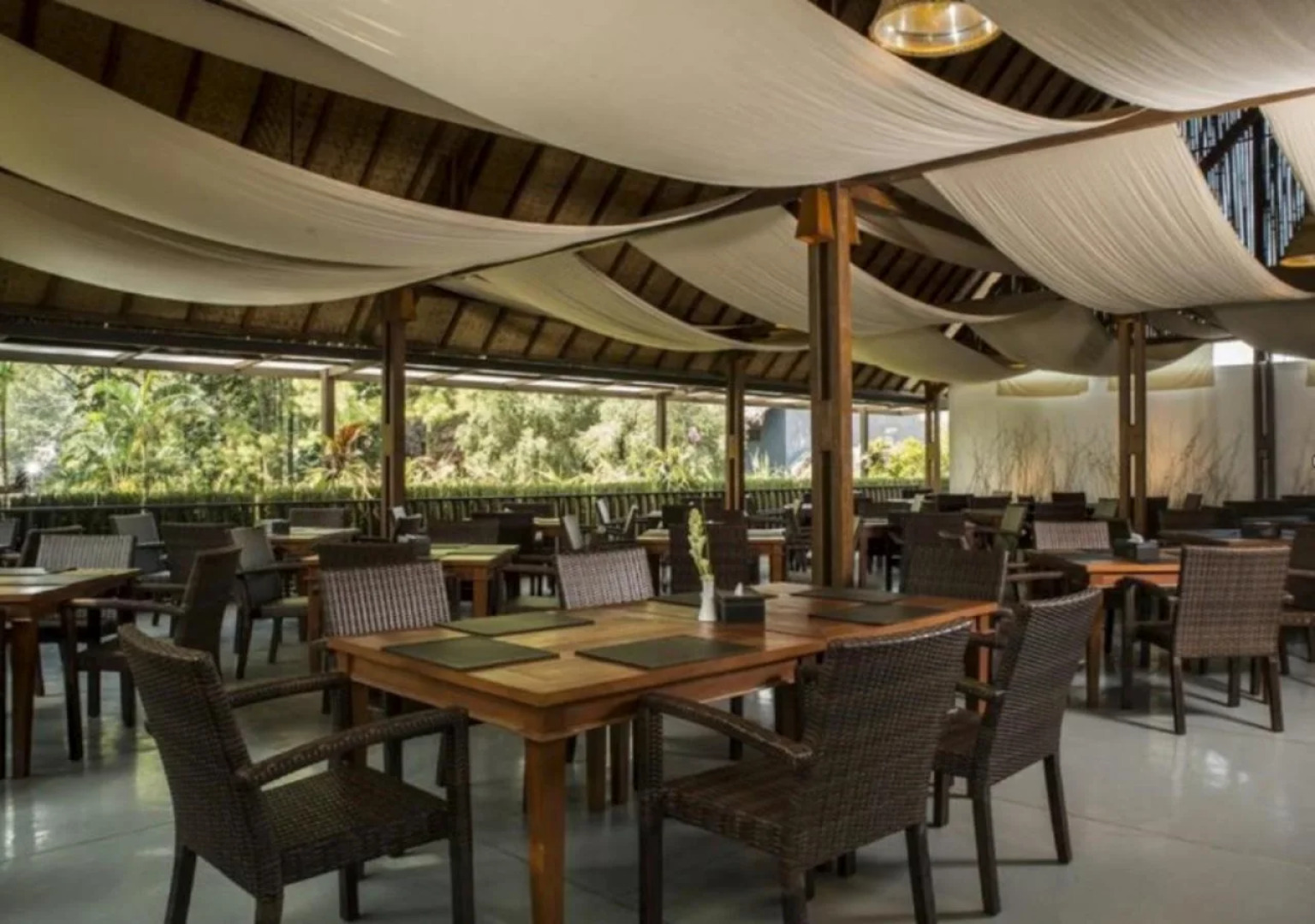 Kampung Sampireun Resort & Spa