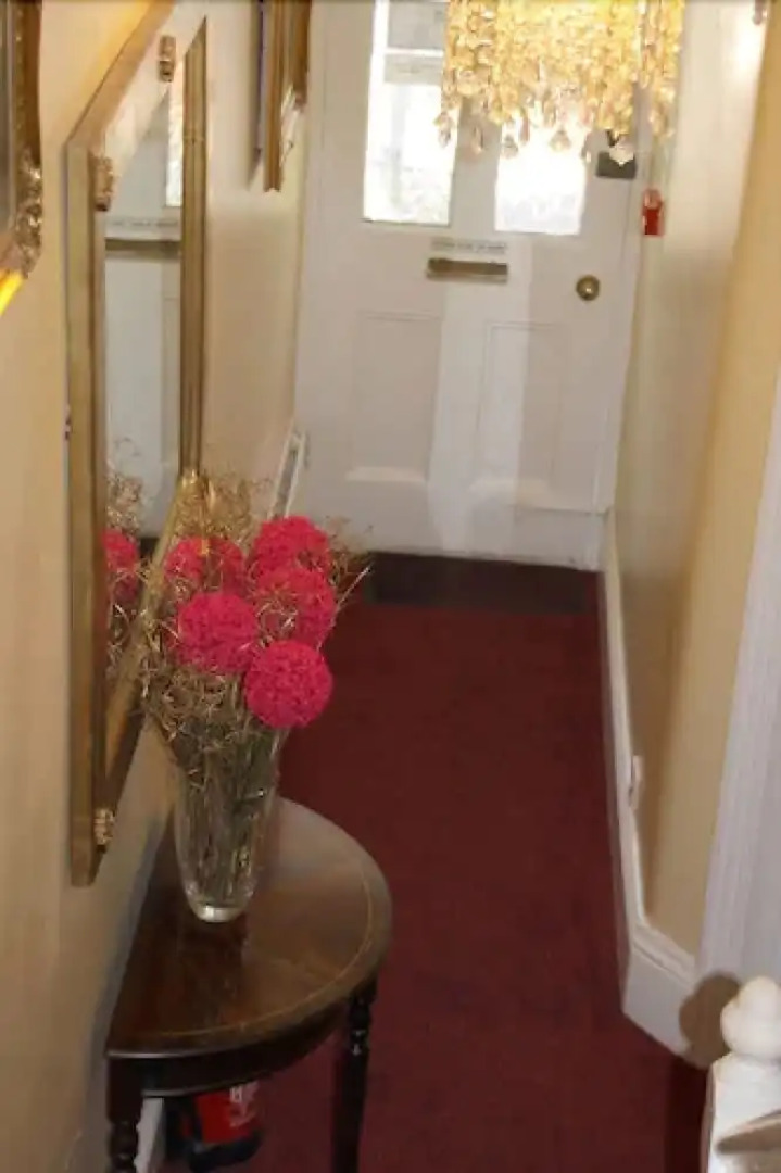 White House View Guest House