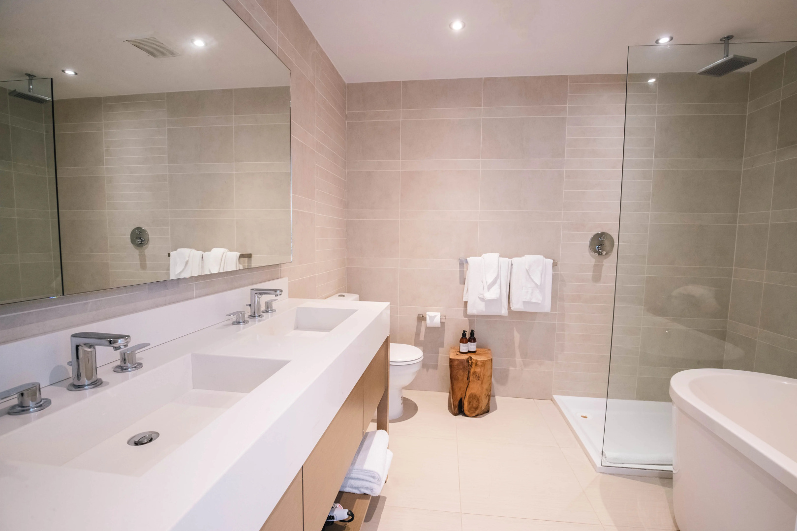 Hodges Bay Resort & Spa, an HQ Luxury Resort & Residences