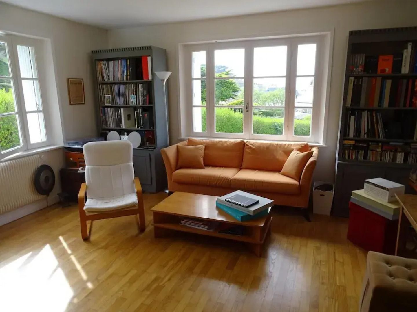 Villa With Direct Access to the Beach