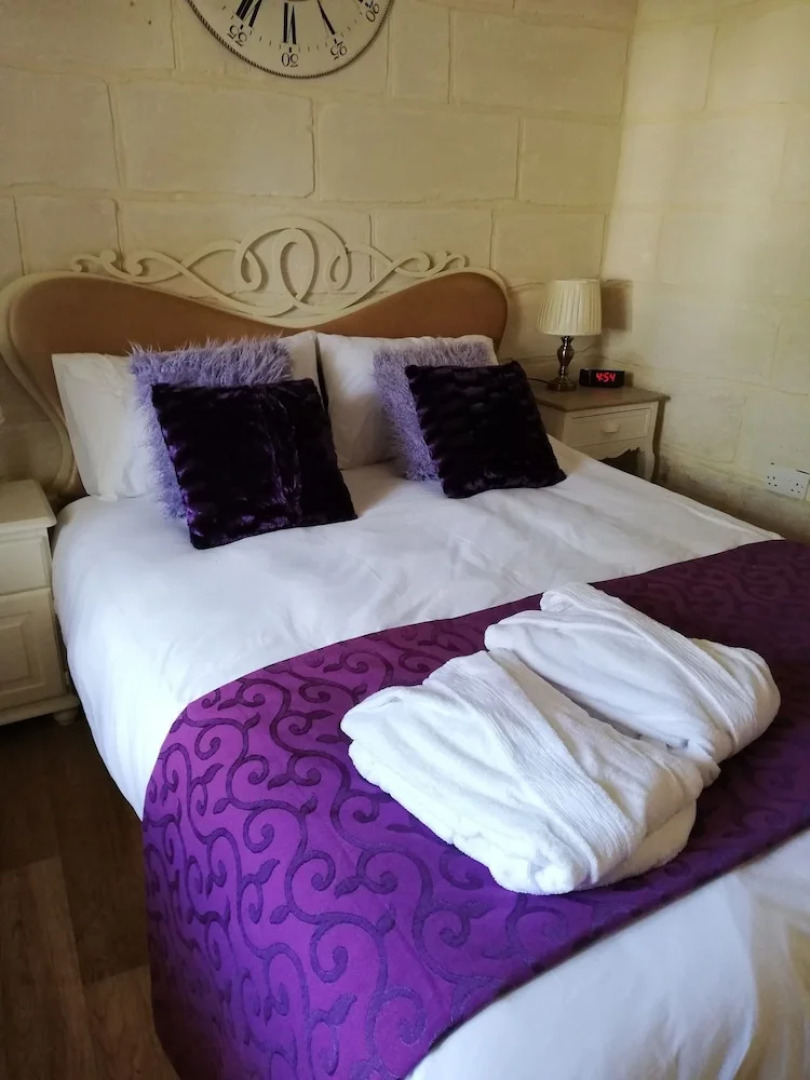 Village Knights Accommodation